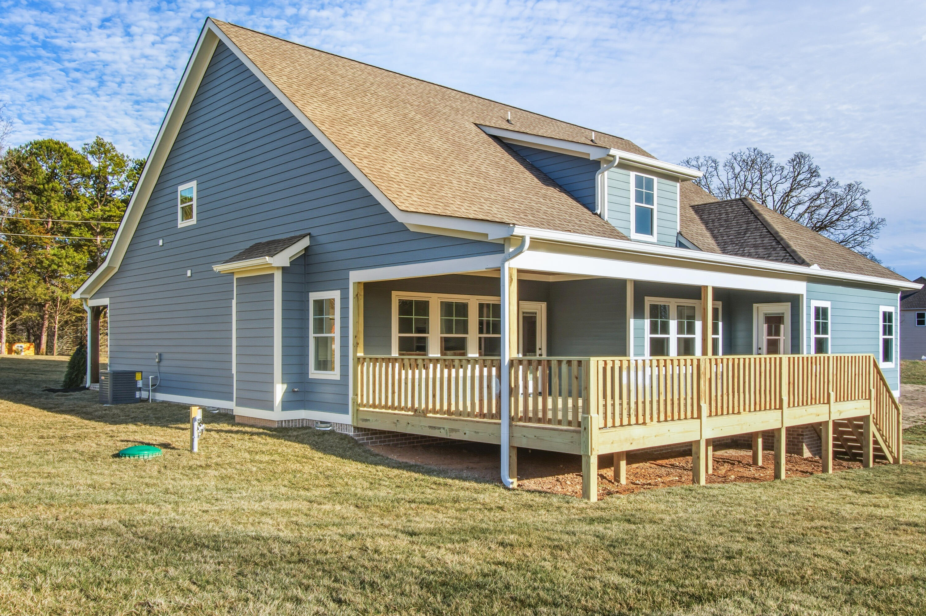 528 Wilkinson Road NE