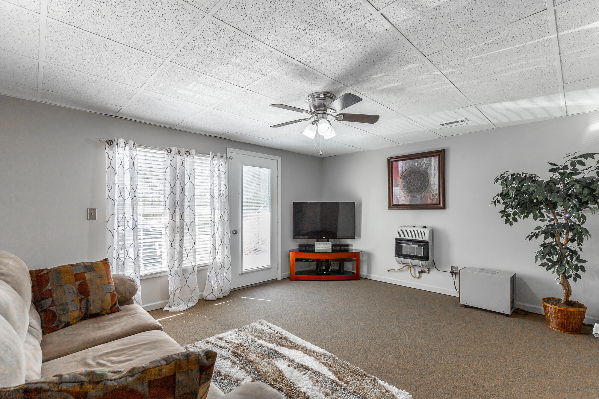 3885 Hwy 41