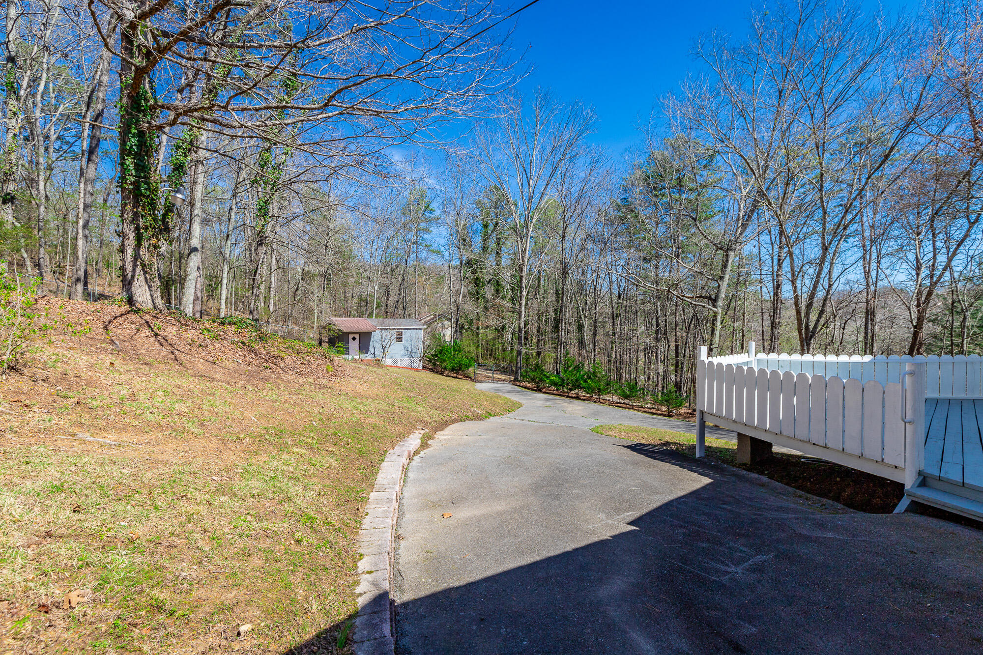 3885 Hwy 41