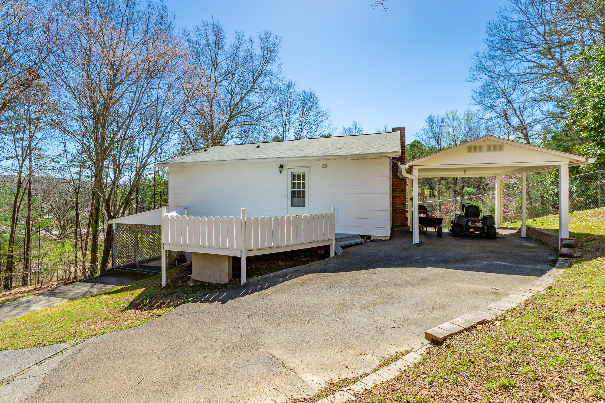 3885 Hwy 41