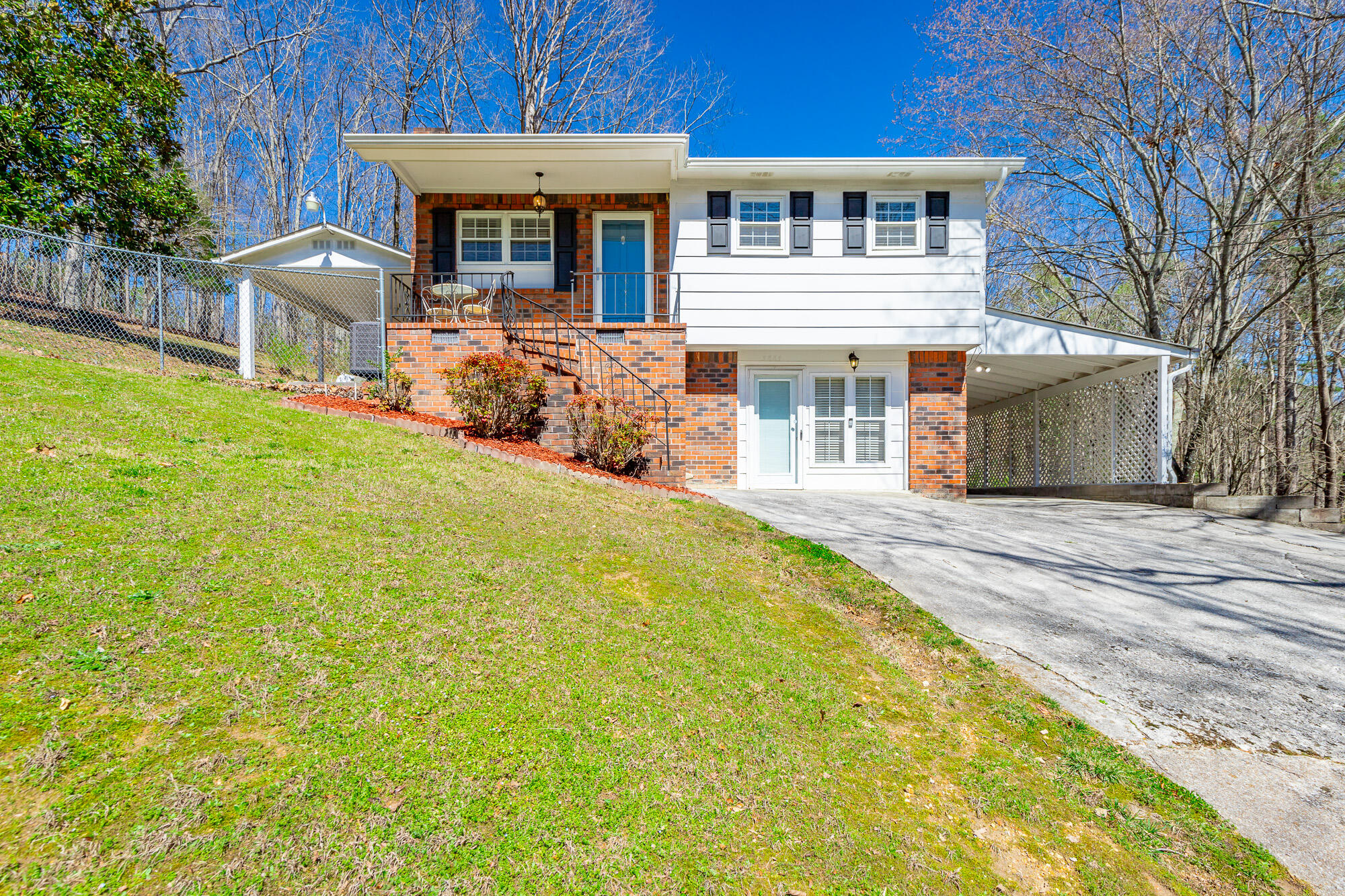 3885 Hwy 41
