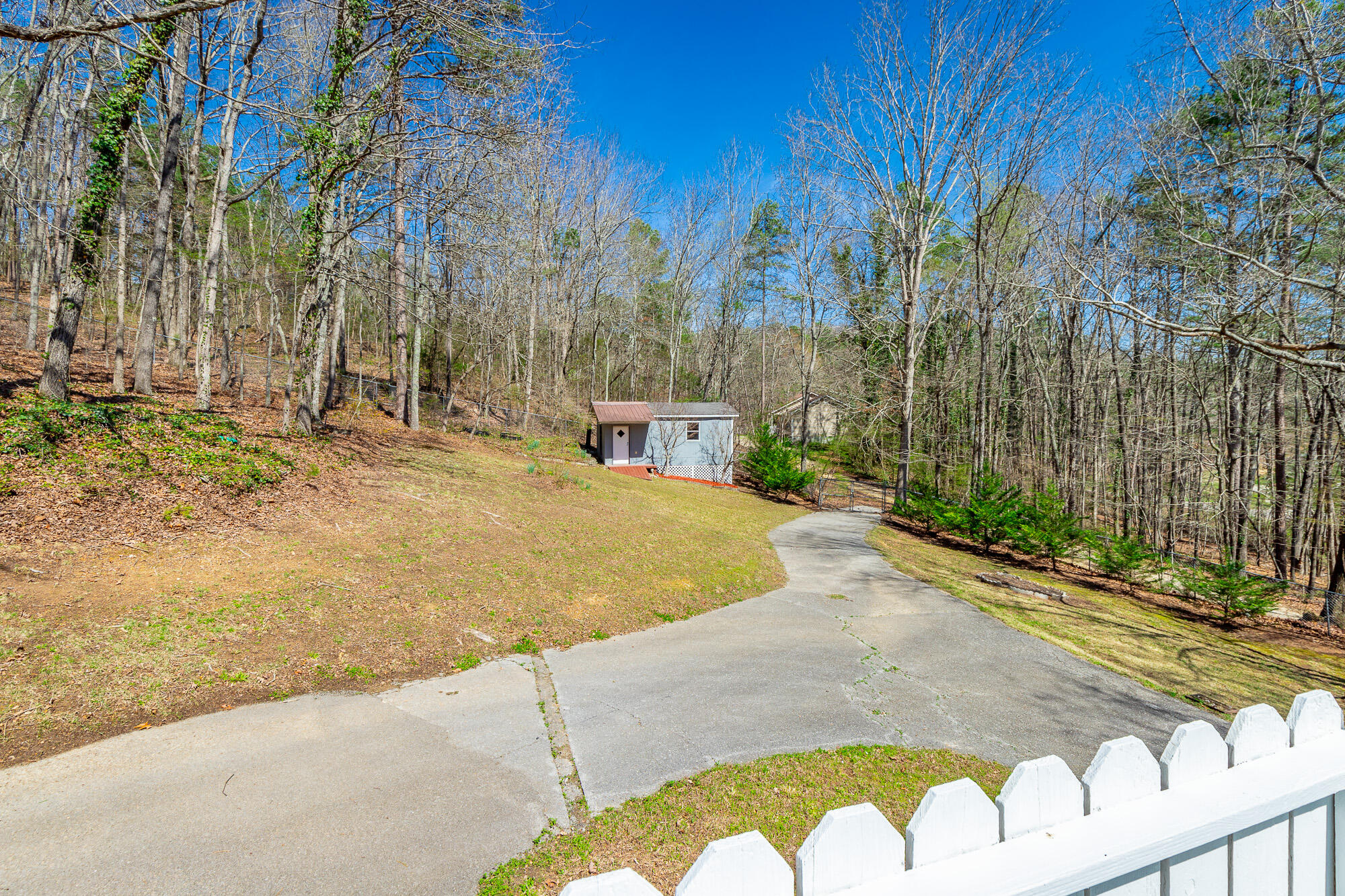 3885 Hwy 41
