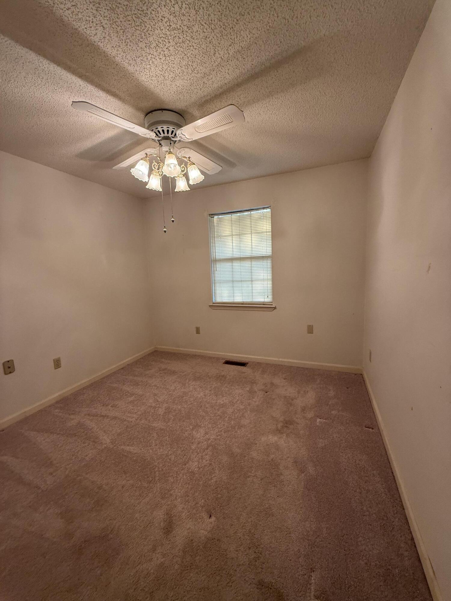 528 S Seminole Drive