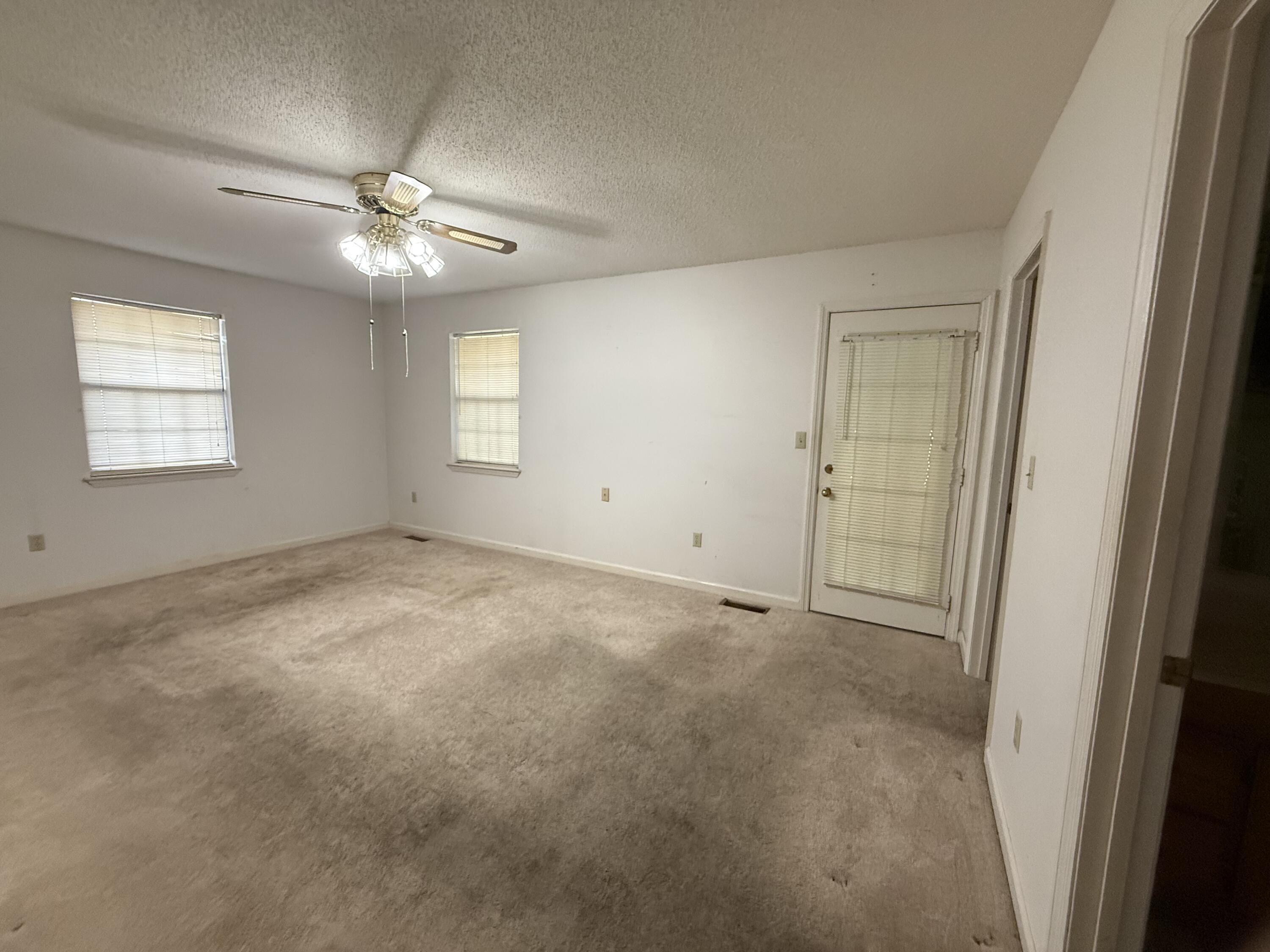 528 S Seminole Drive