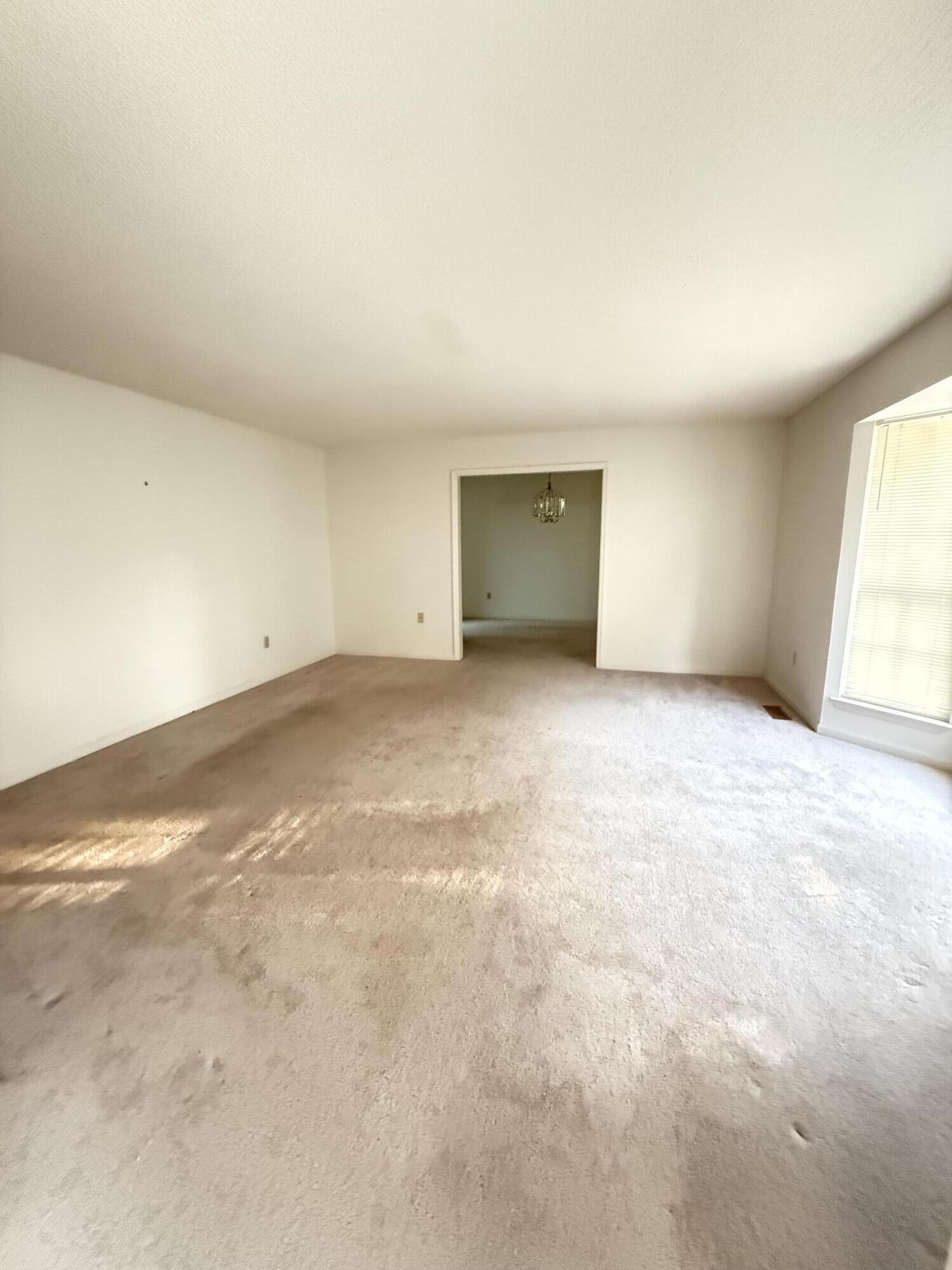 528 S Seminole Drive