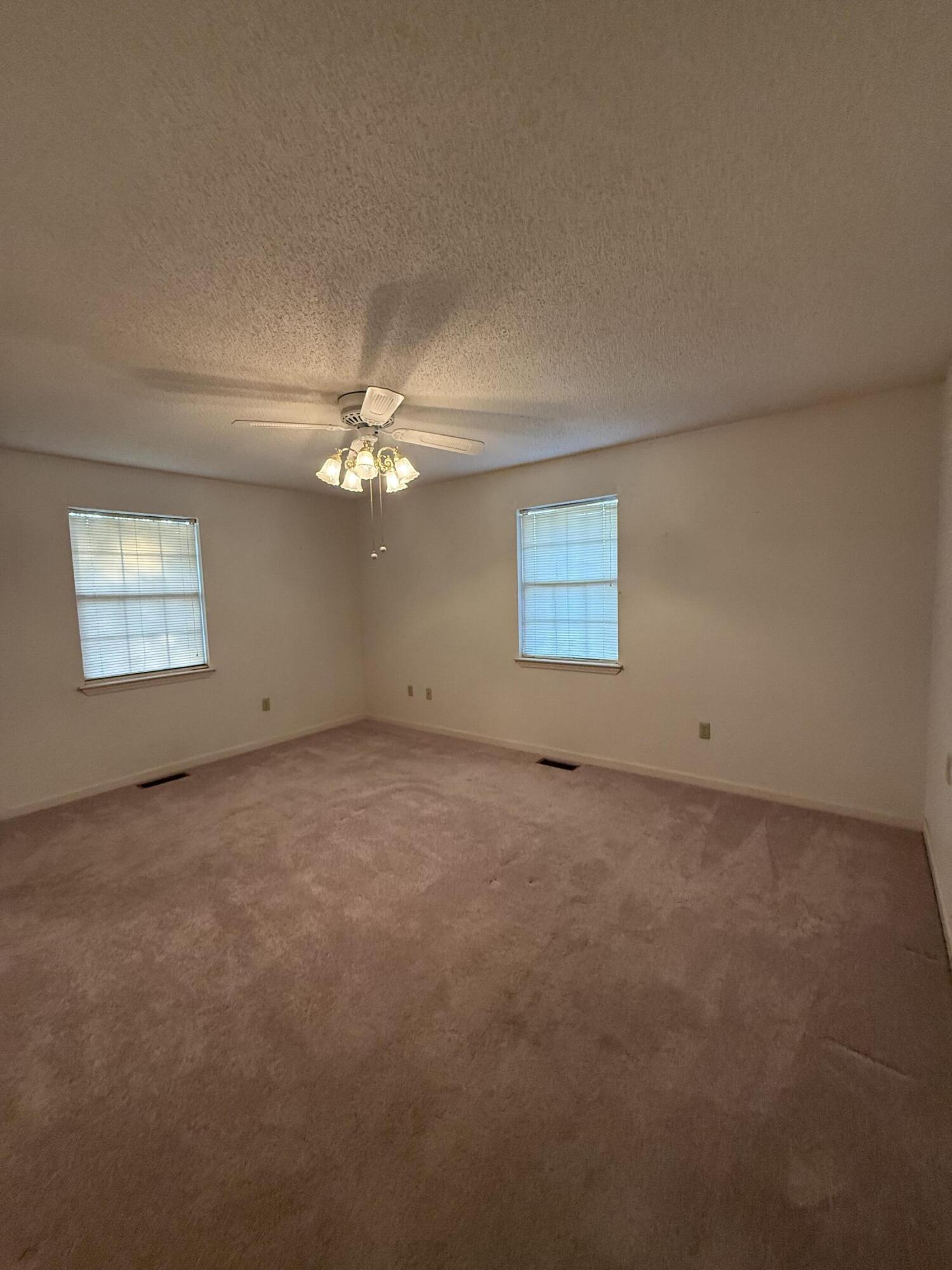 528 S Seminole Drive