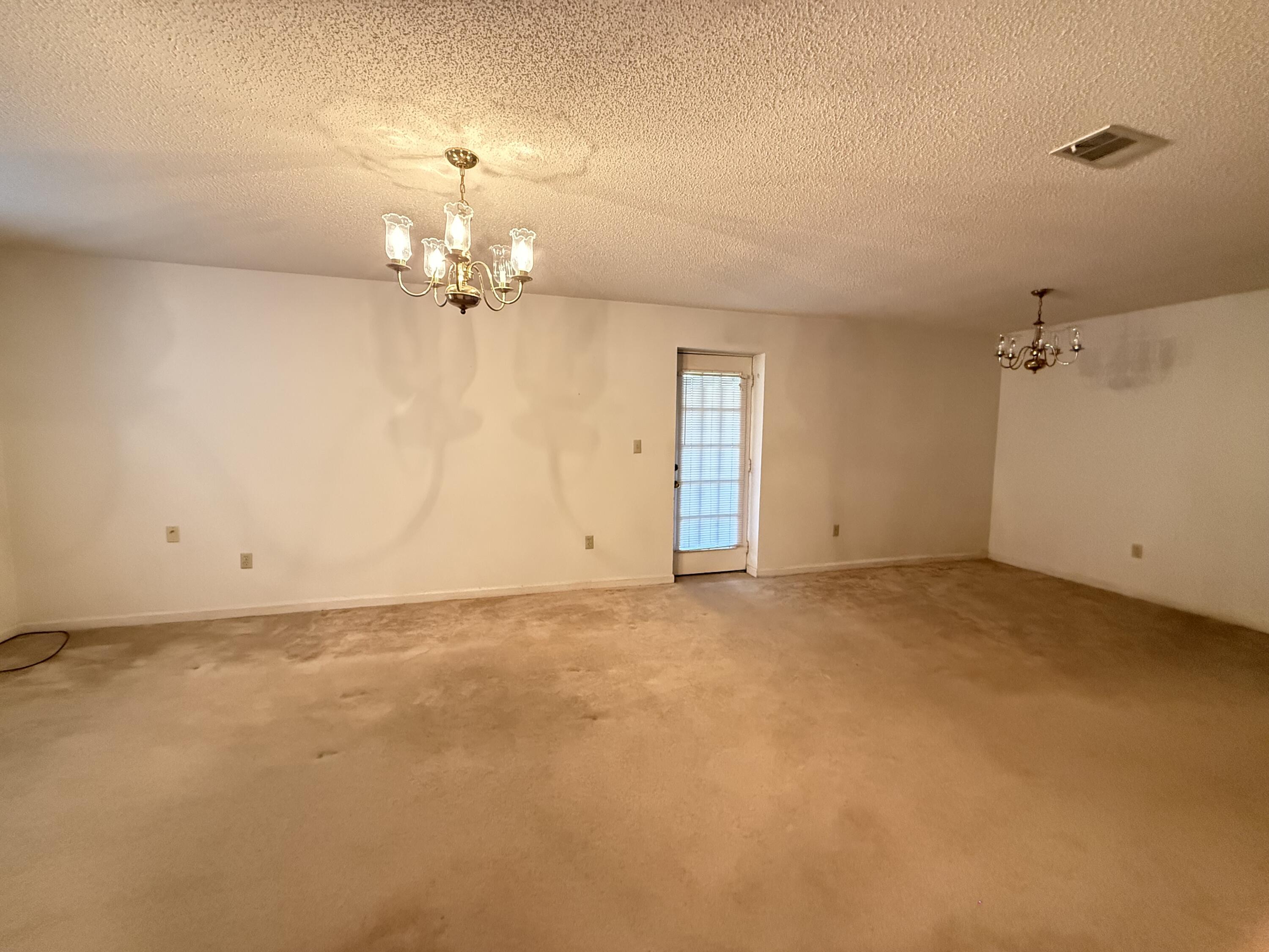 528 S Seminole Drive
