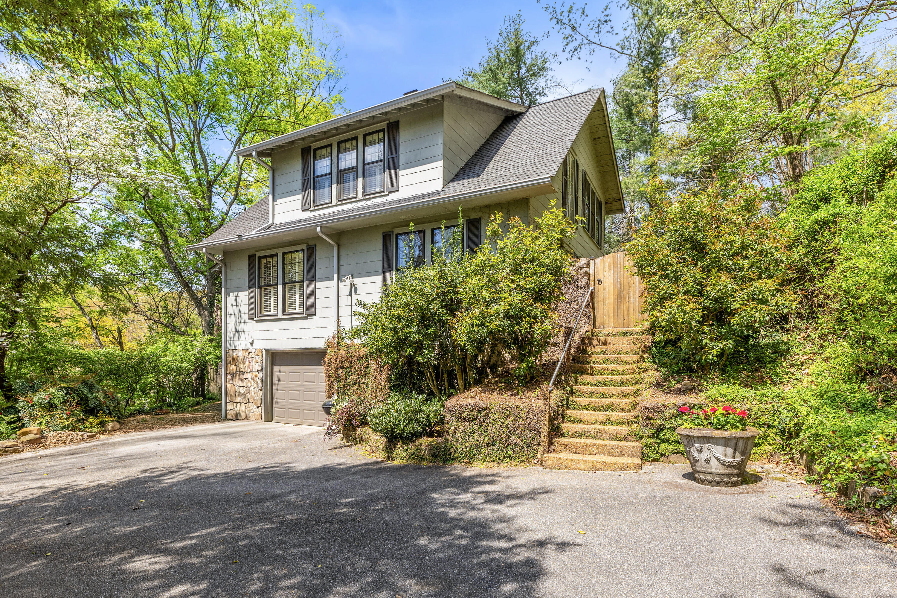 1109 Highland Drive