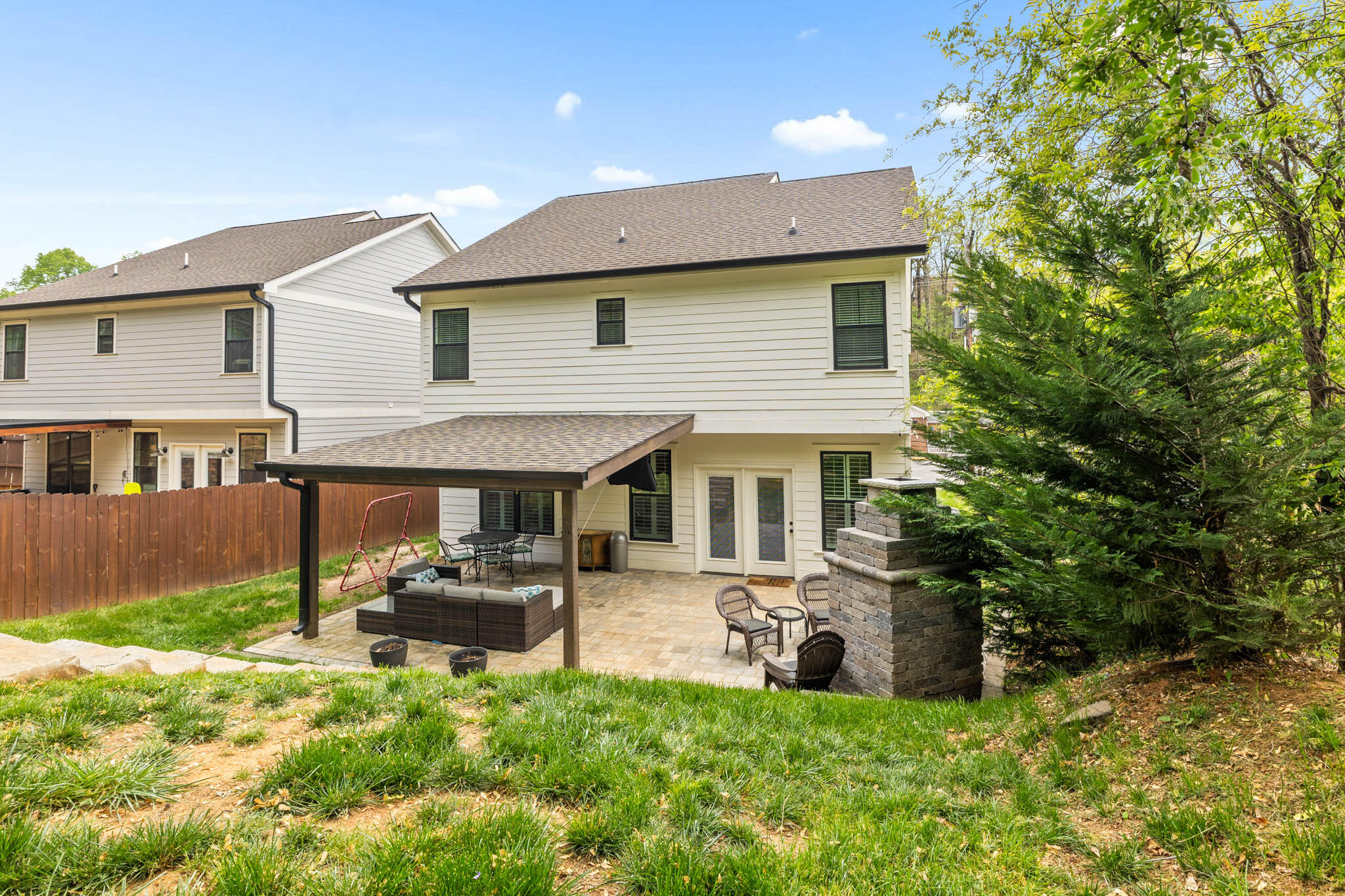 637 Lullwater Road