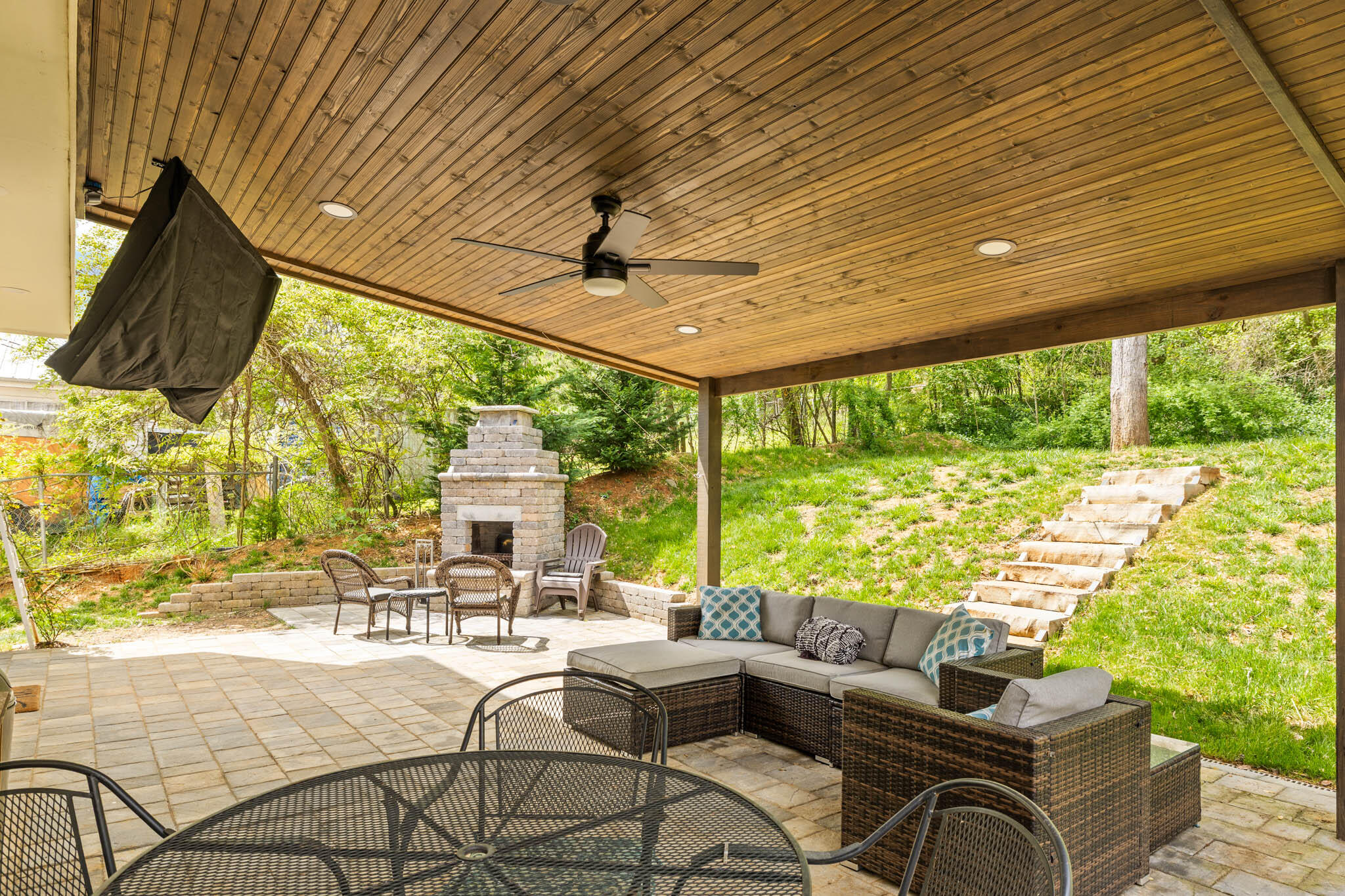 637 Lullwater Road