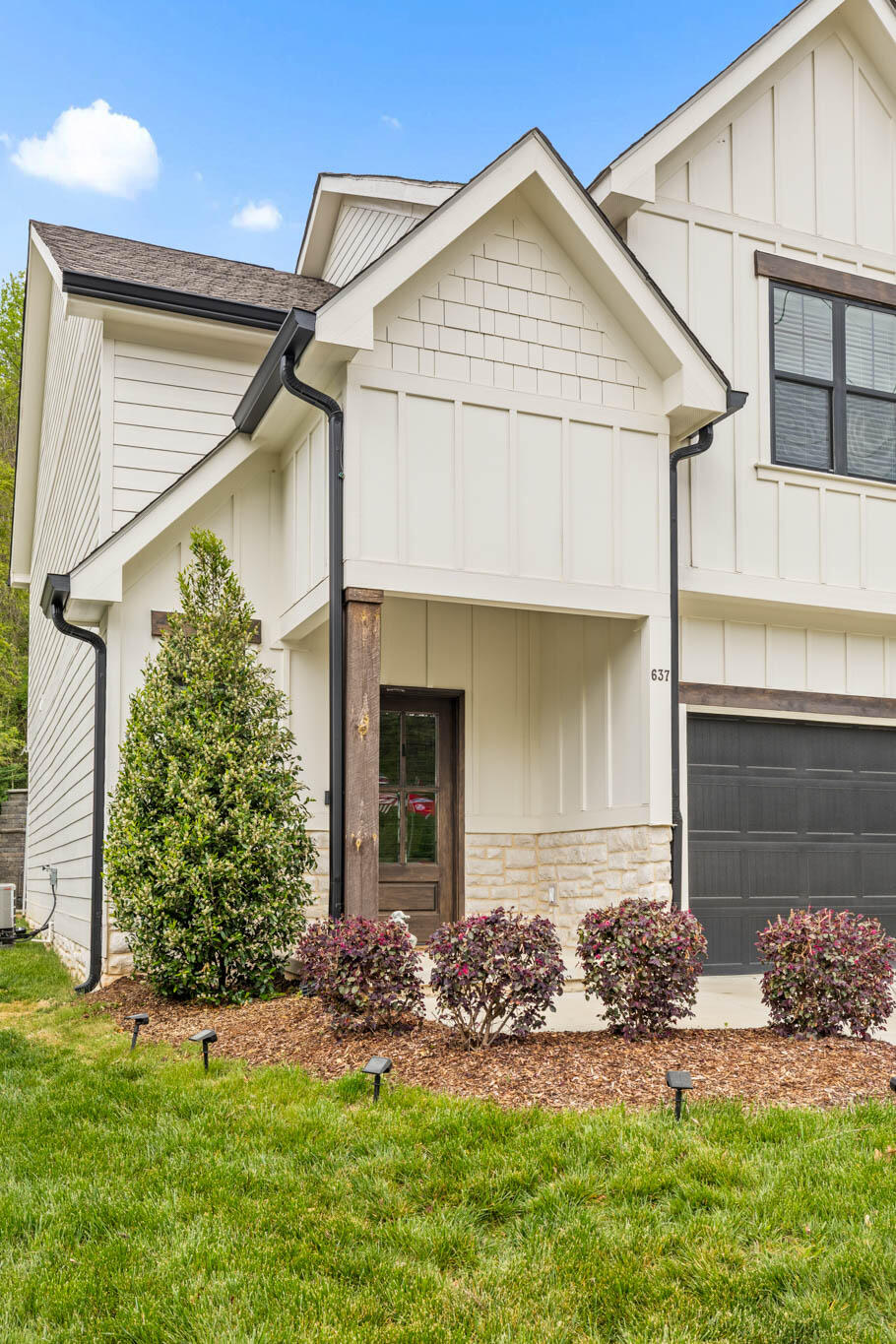 637 Lullwater Road