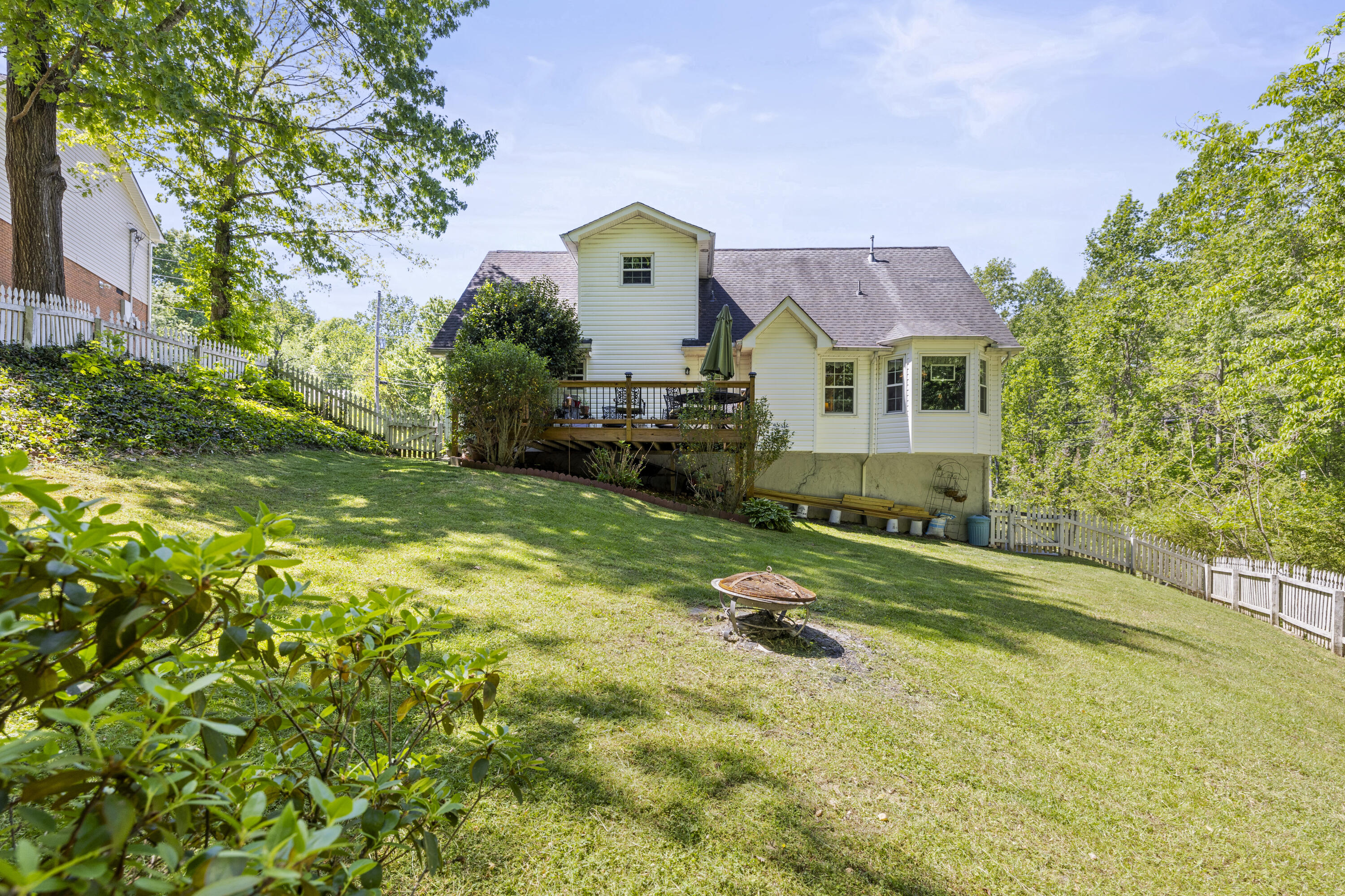 477 Middle View Drive