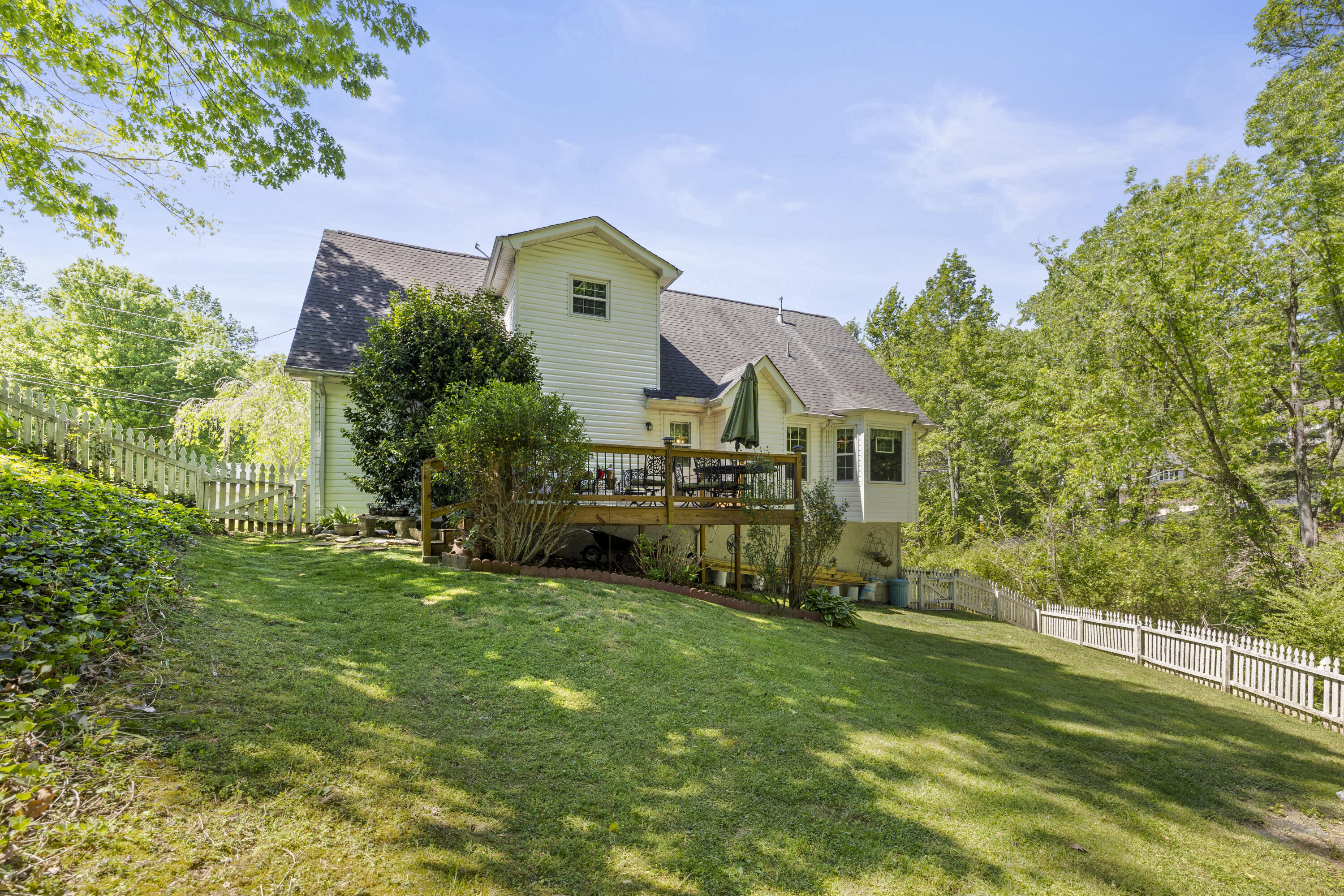 477 Middle View Drive