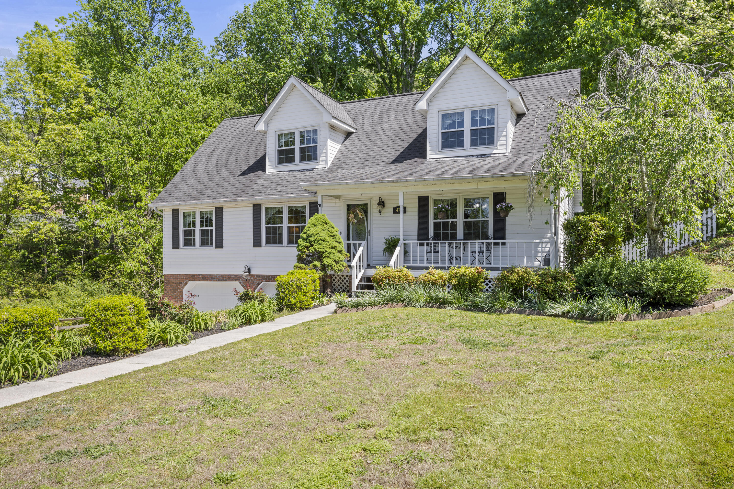 477 Middle View Drive