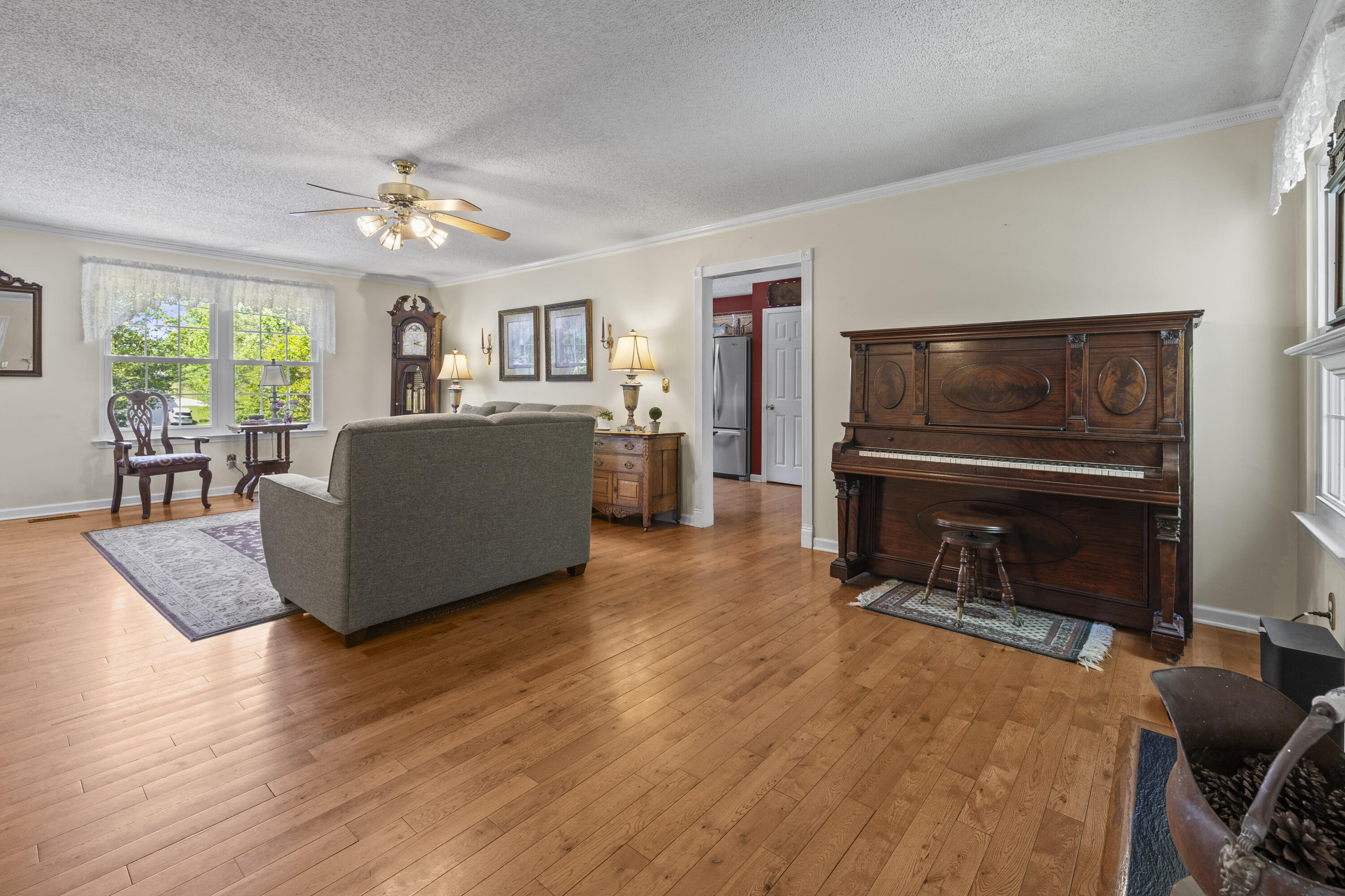 477 Middle View Drive