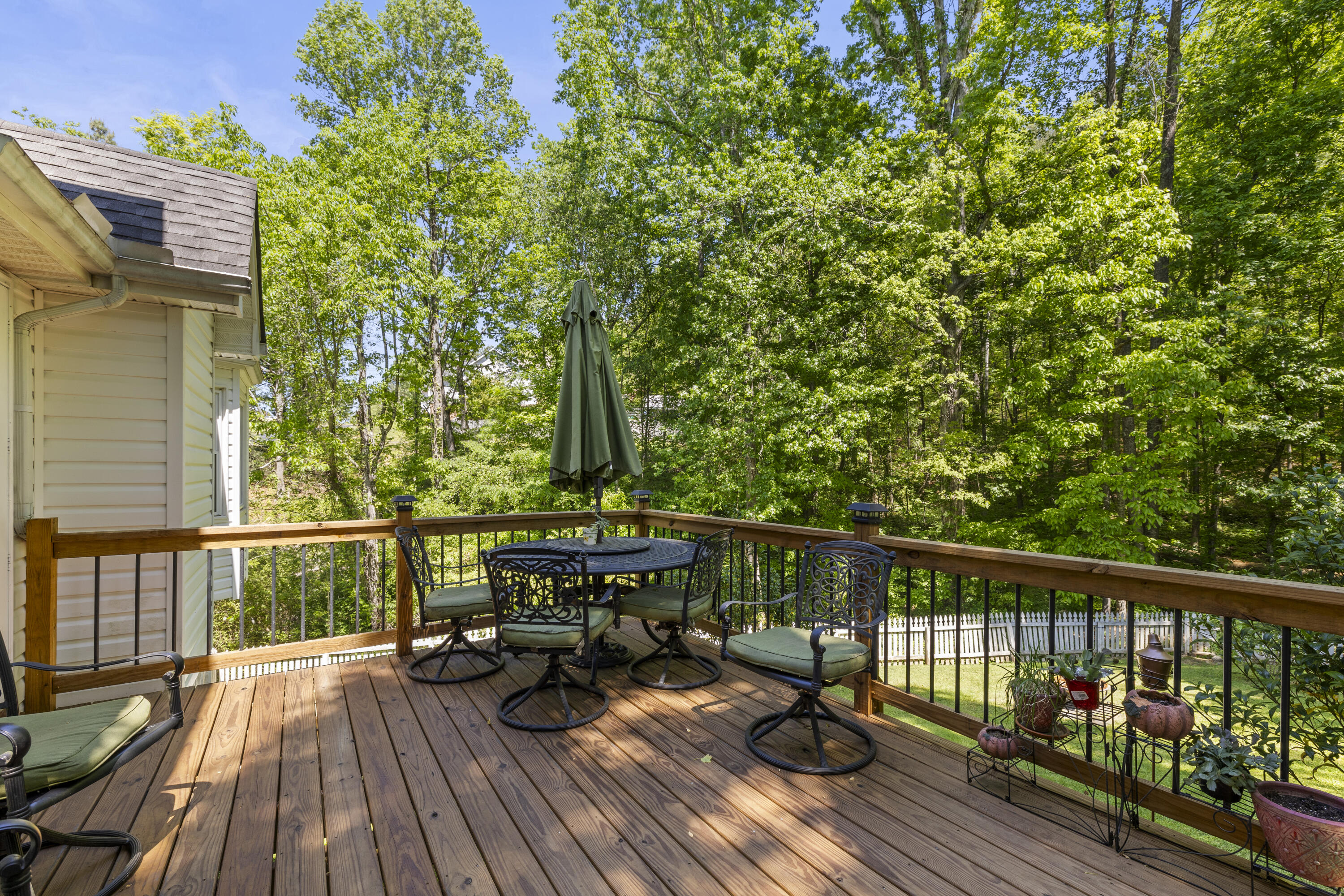 477 Middle View Drive