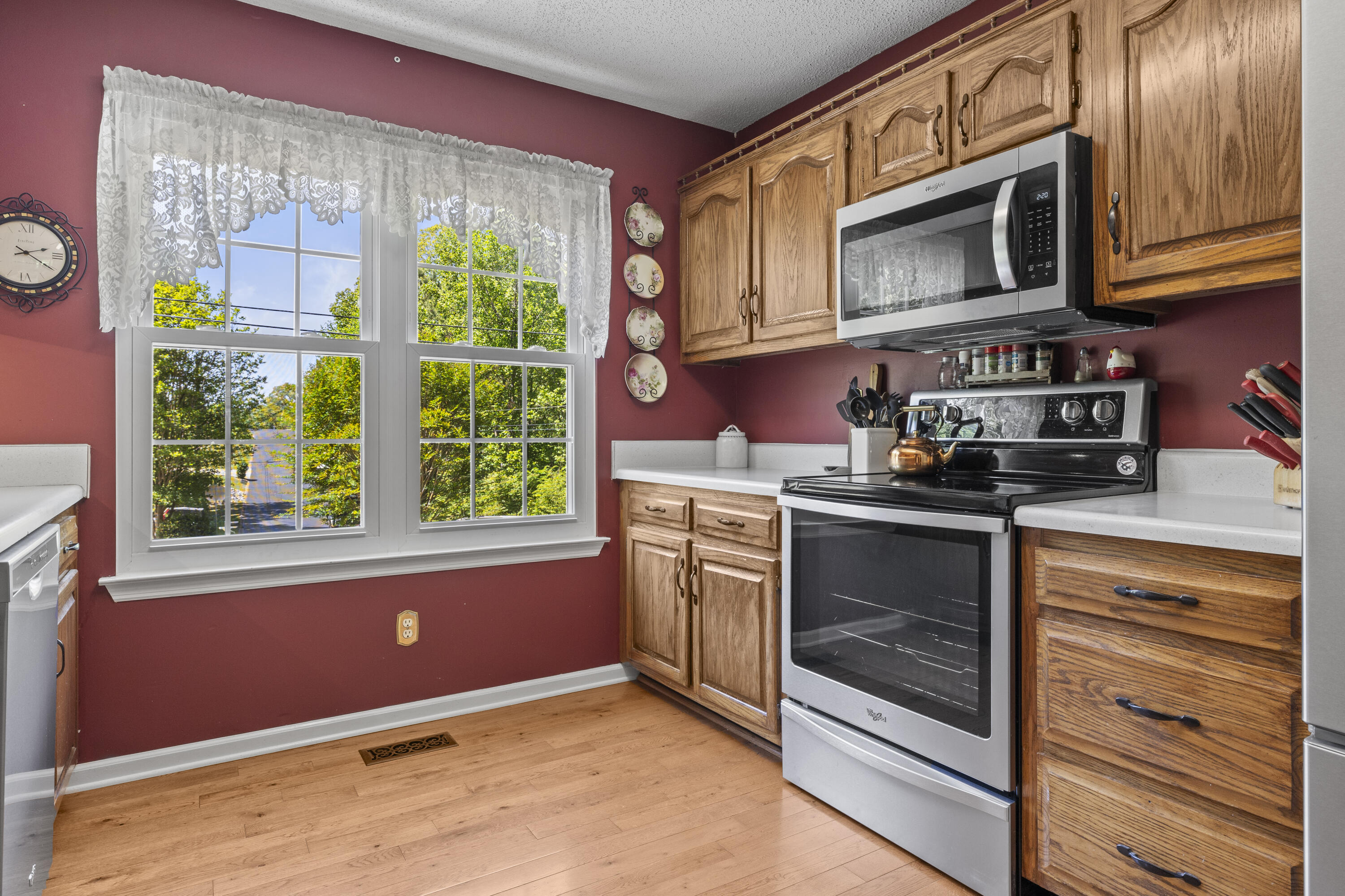 477 Middle View Drive