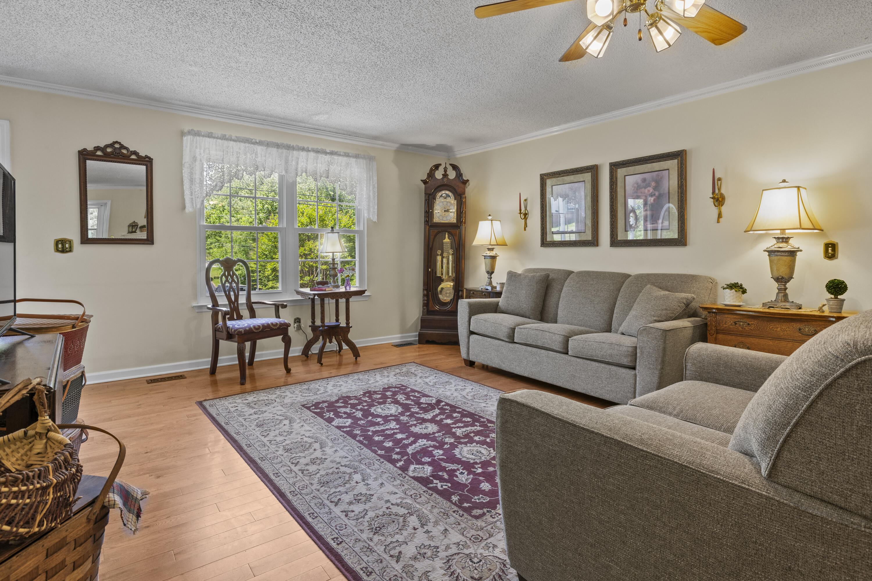 477 Middle View Drive