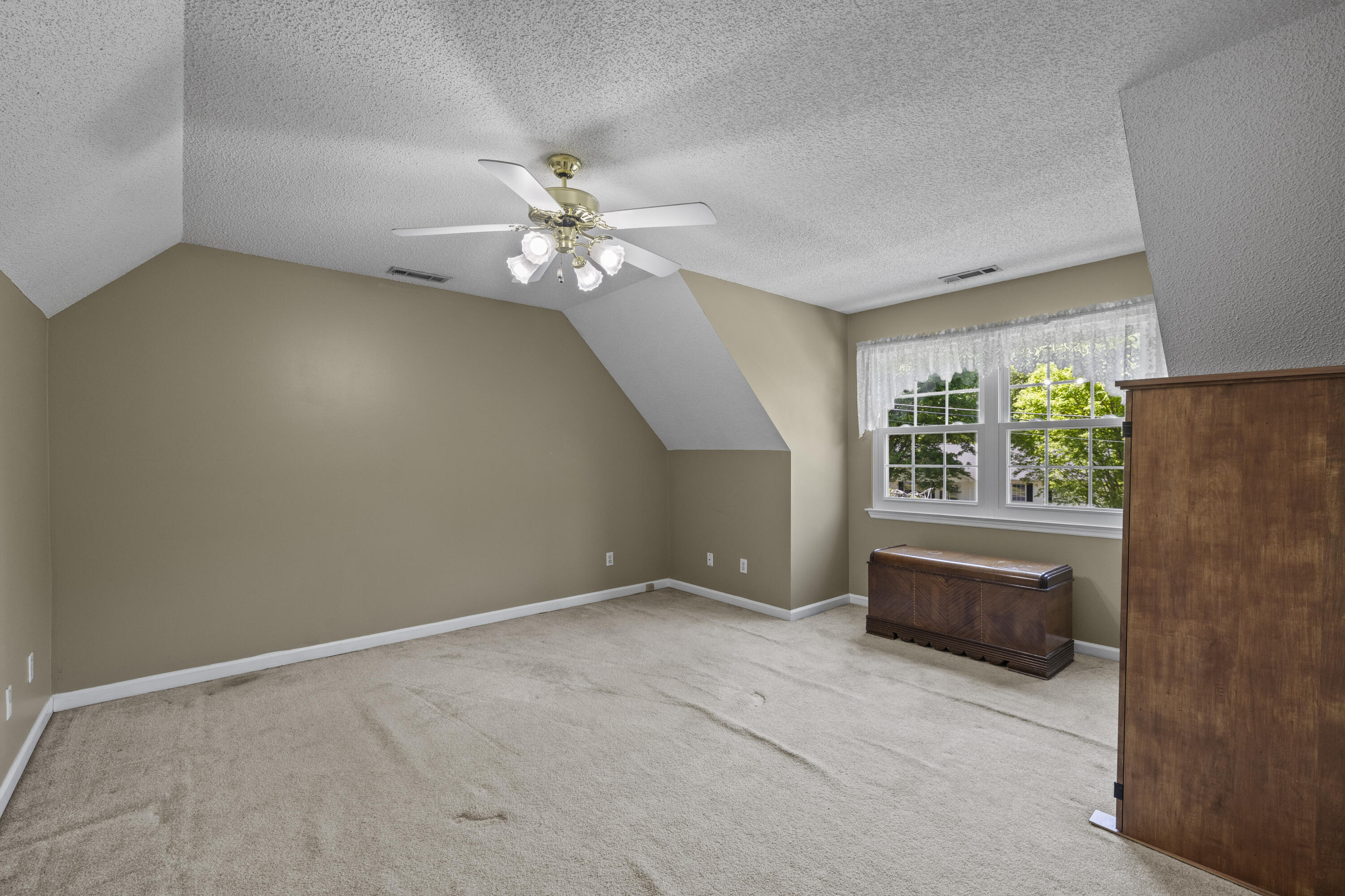 477 Middle View Drive