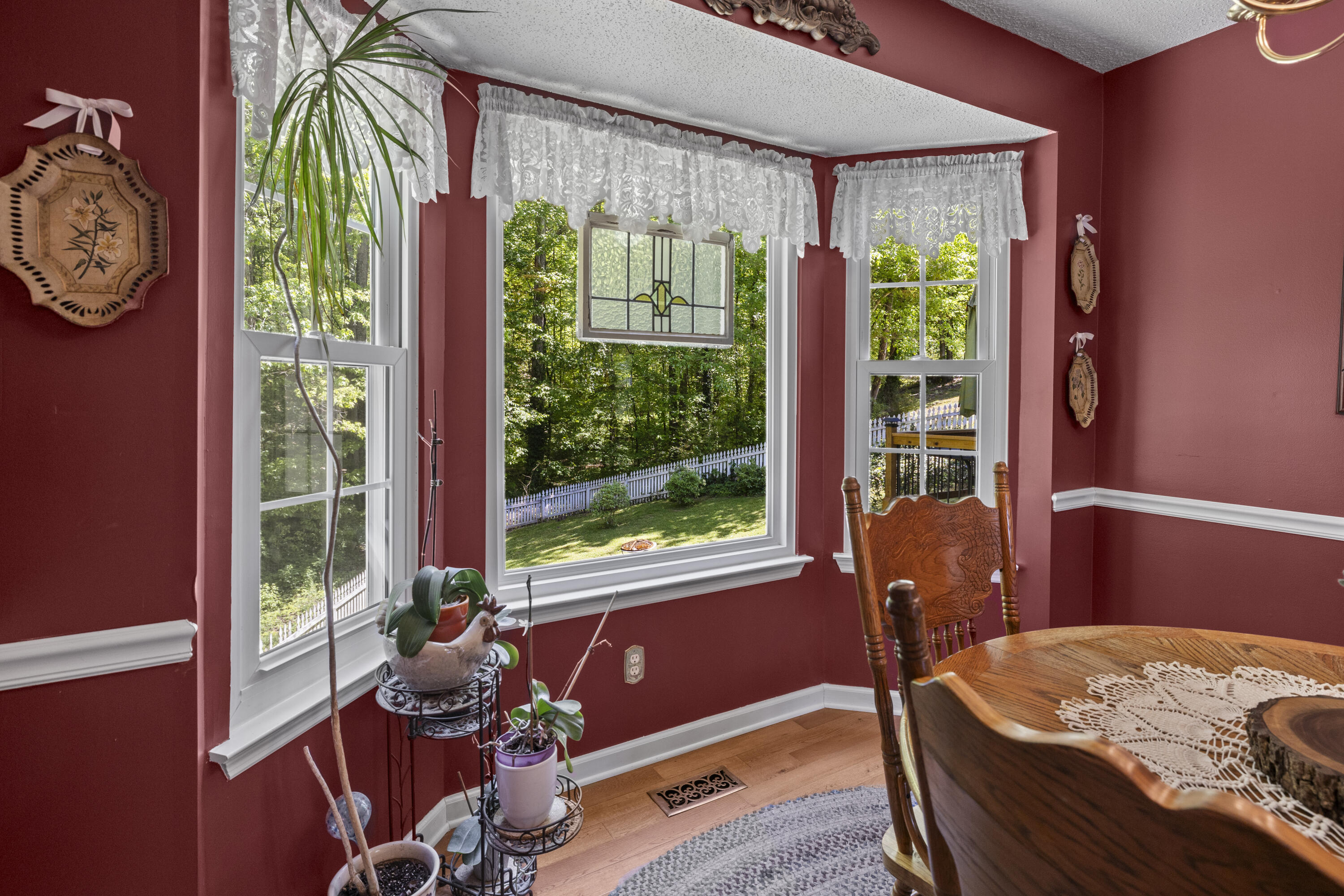 477 Middle View Drive