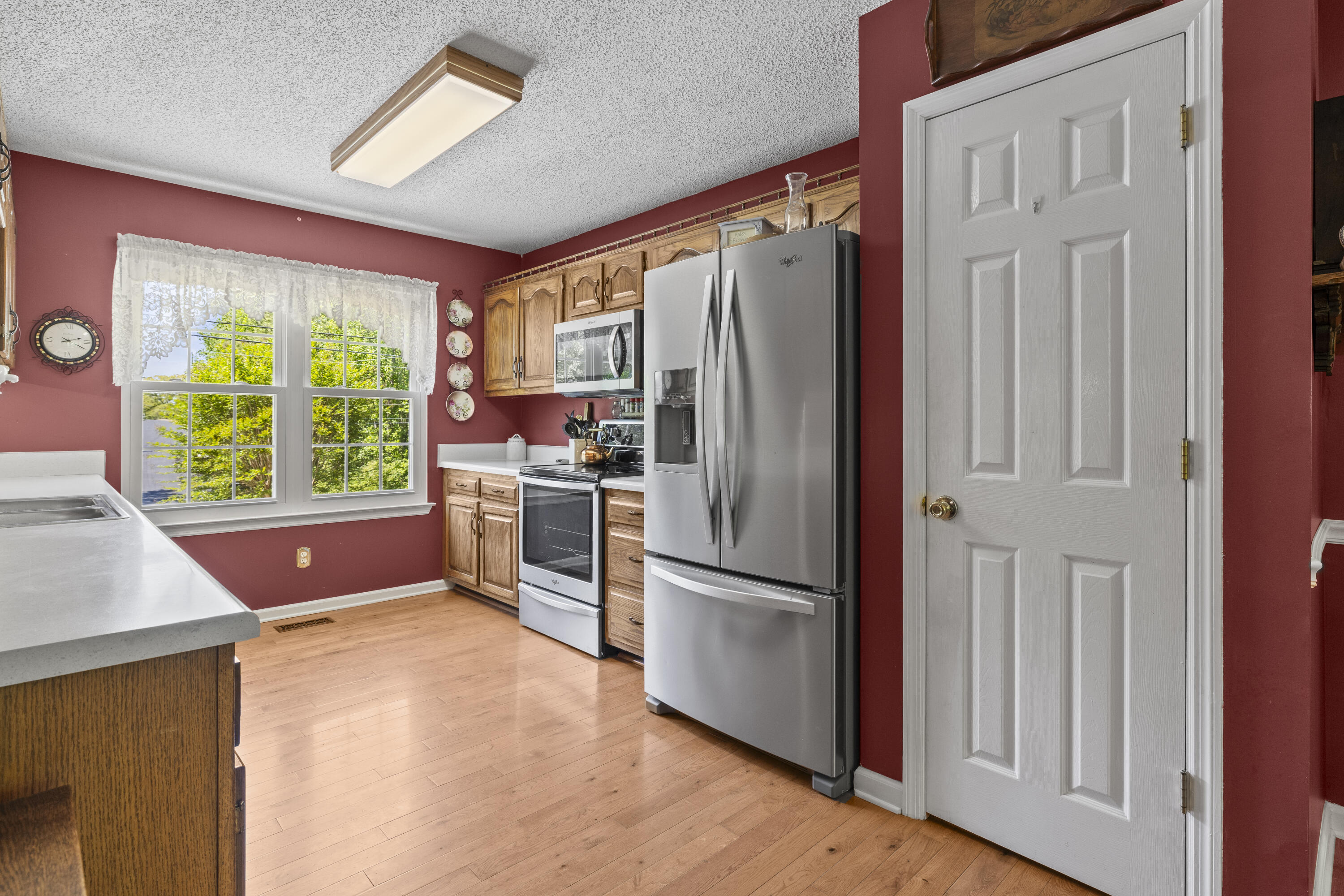 477 Middle View Drive