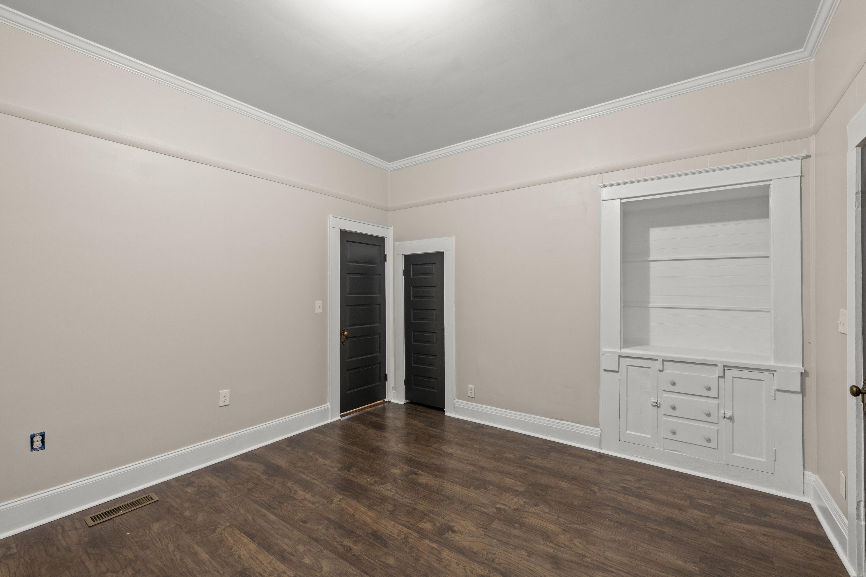 803 Cove Road