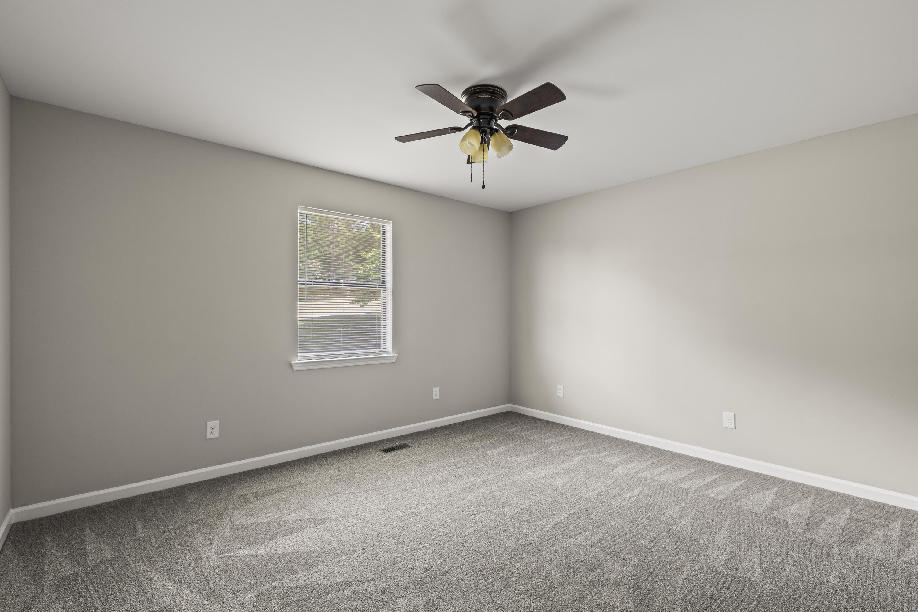 17 Rolling Meadows Drive