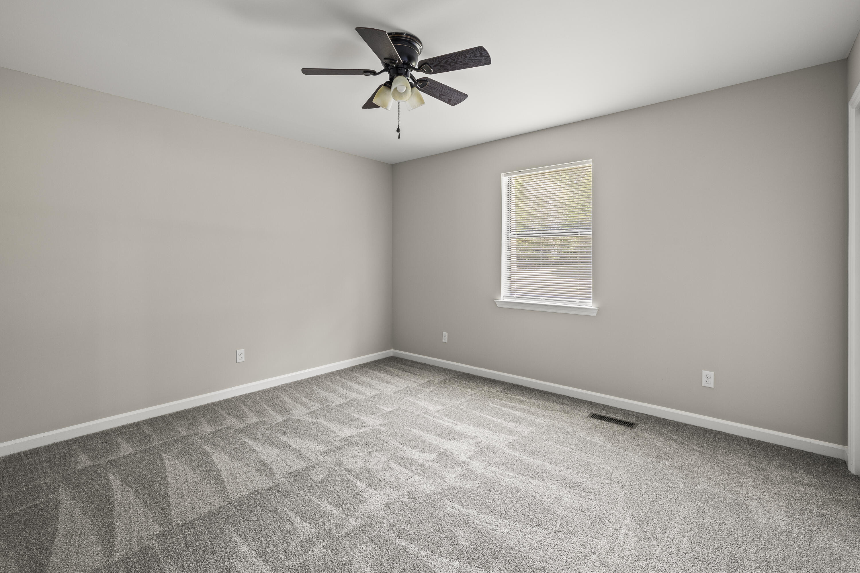 17 Rolling Meadows Drive