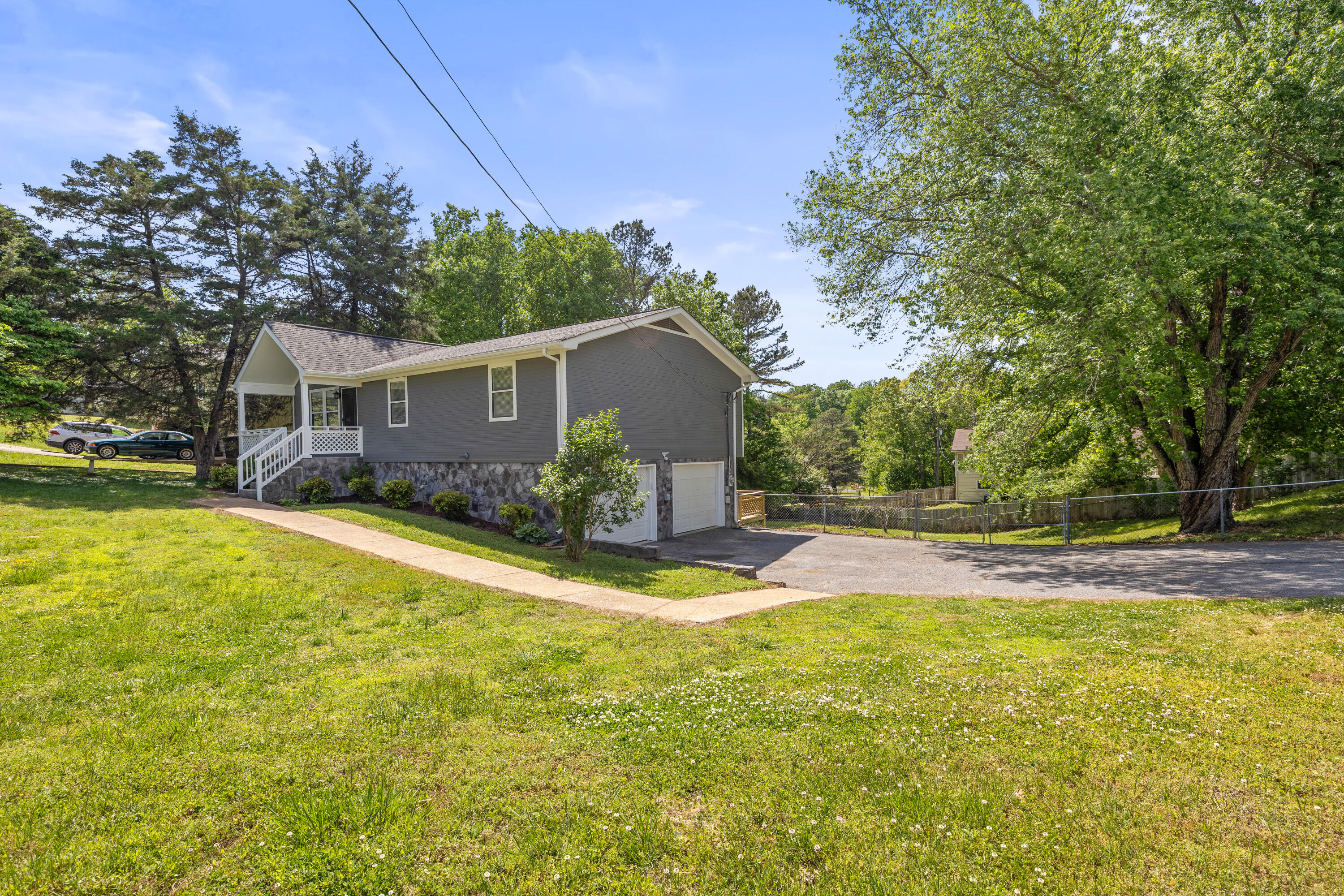 17 Rolling Meadows Drive