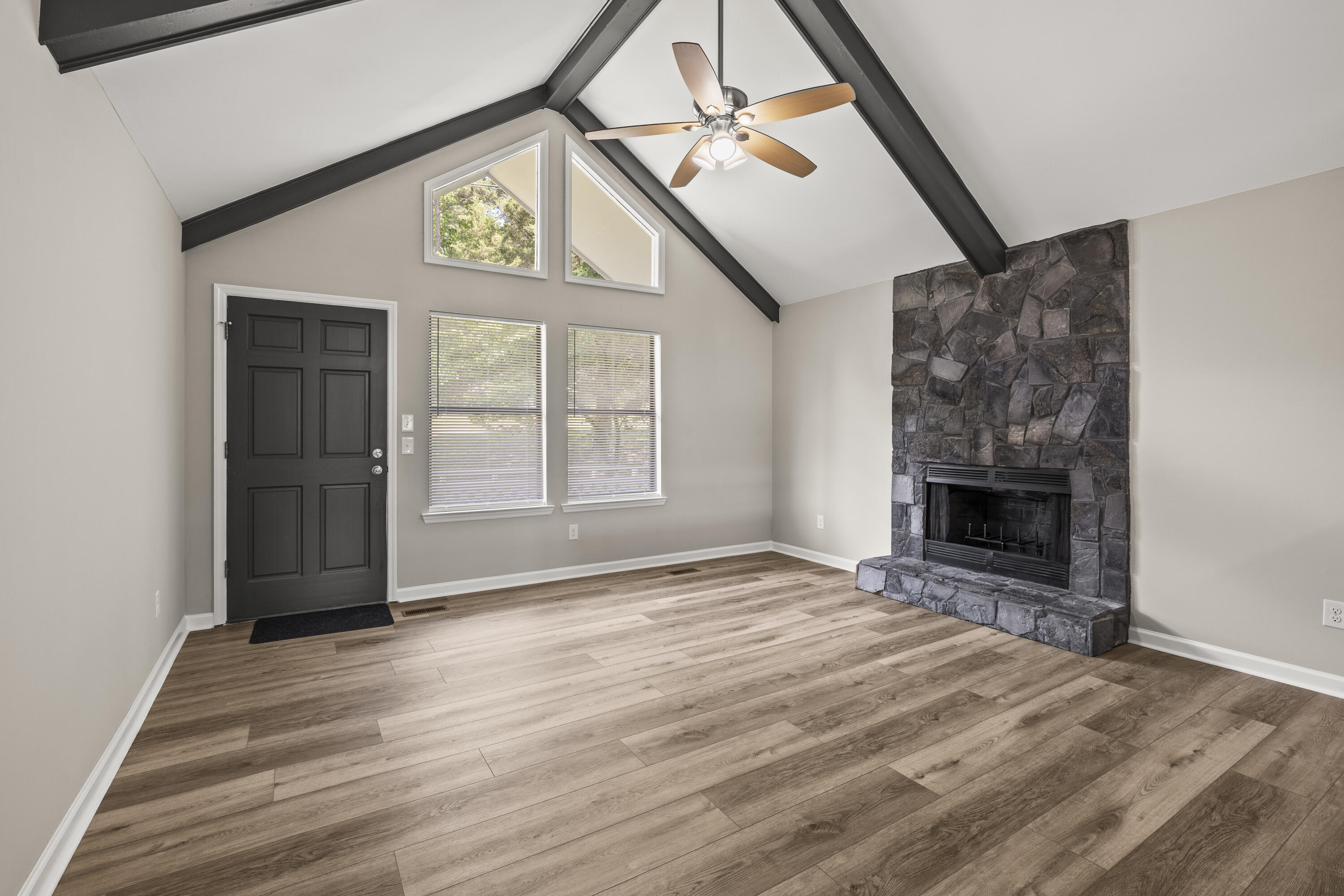 17 Rolling Meadows Drive