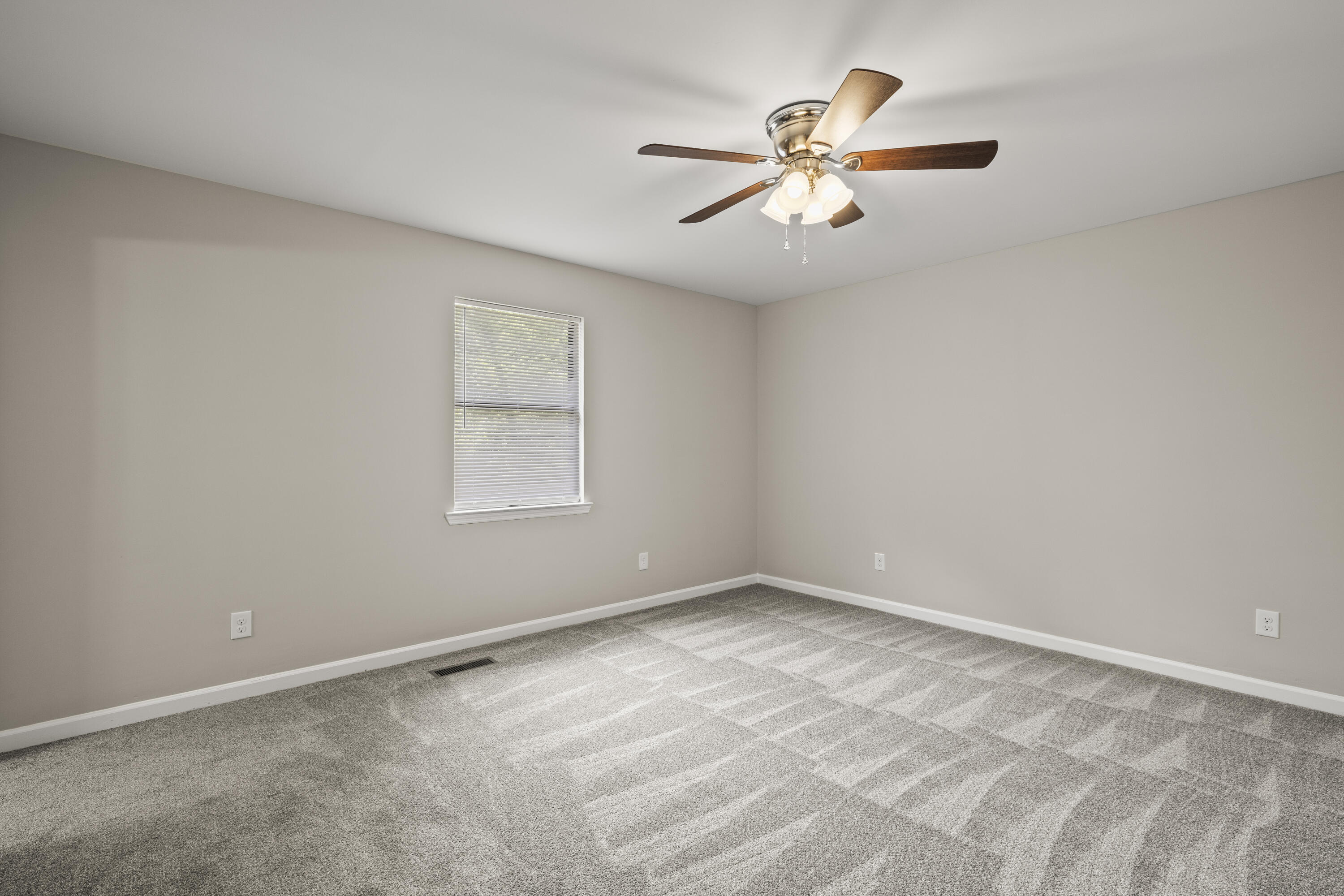 17 Rolling Meadows Drive