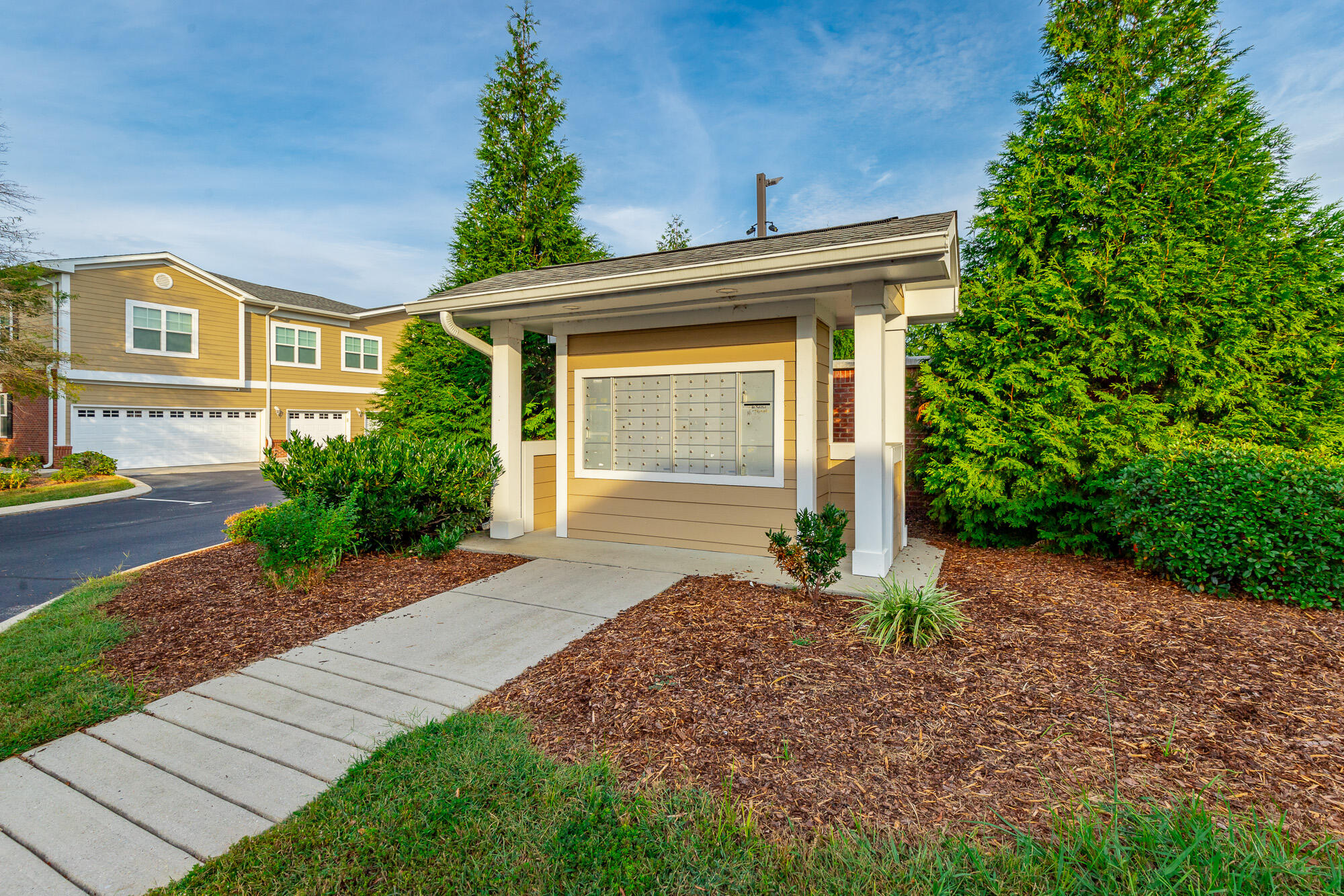 4102 Regency Court