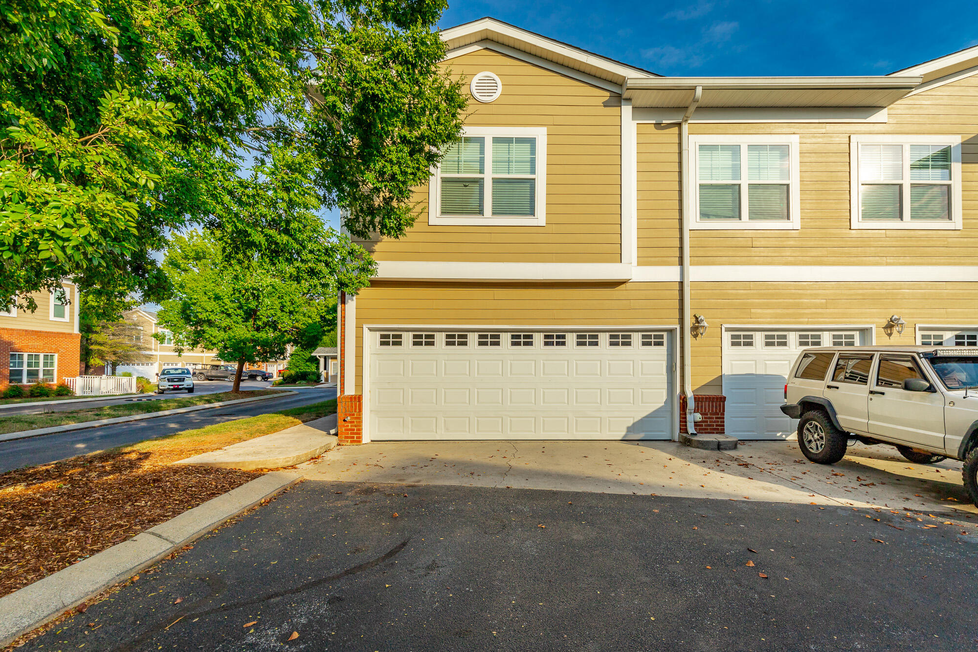 4102 Regency Court