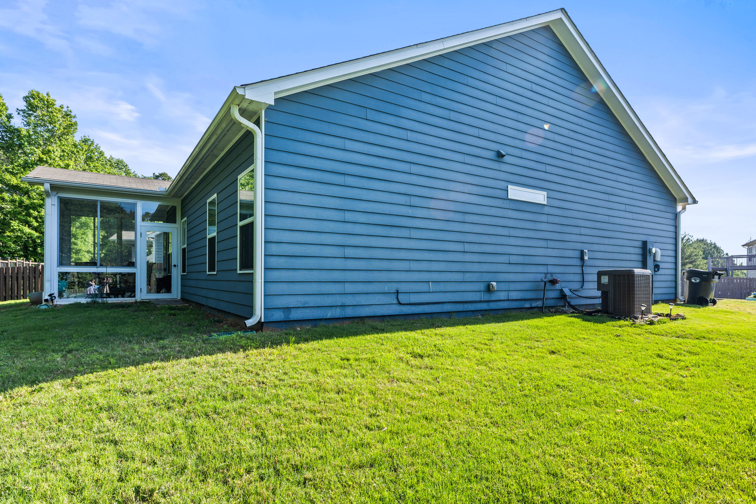 1409 Red Hill Drive