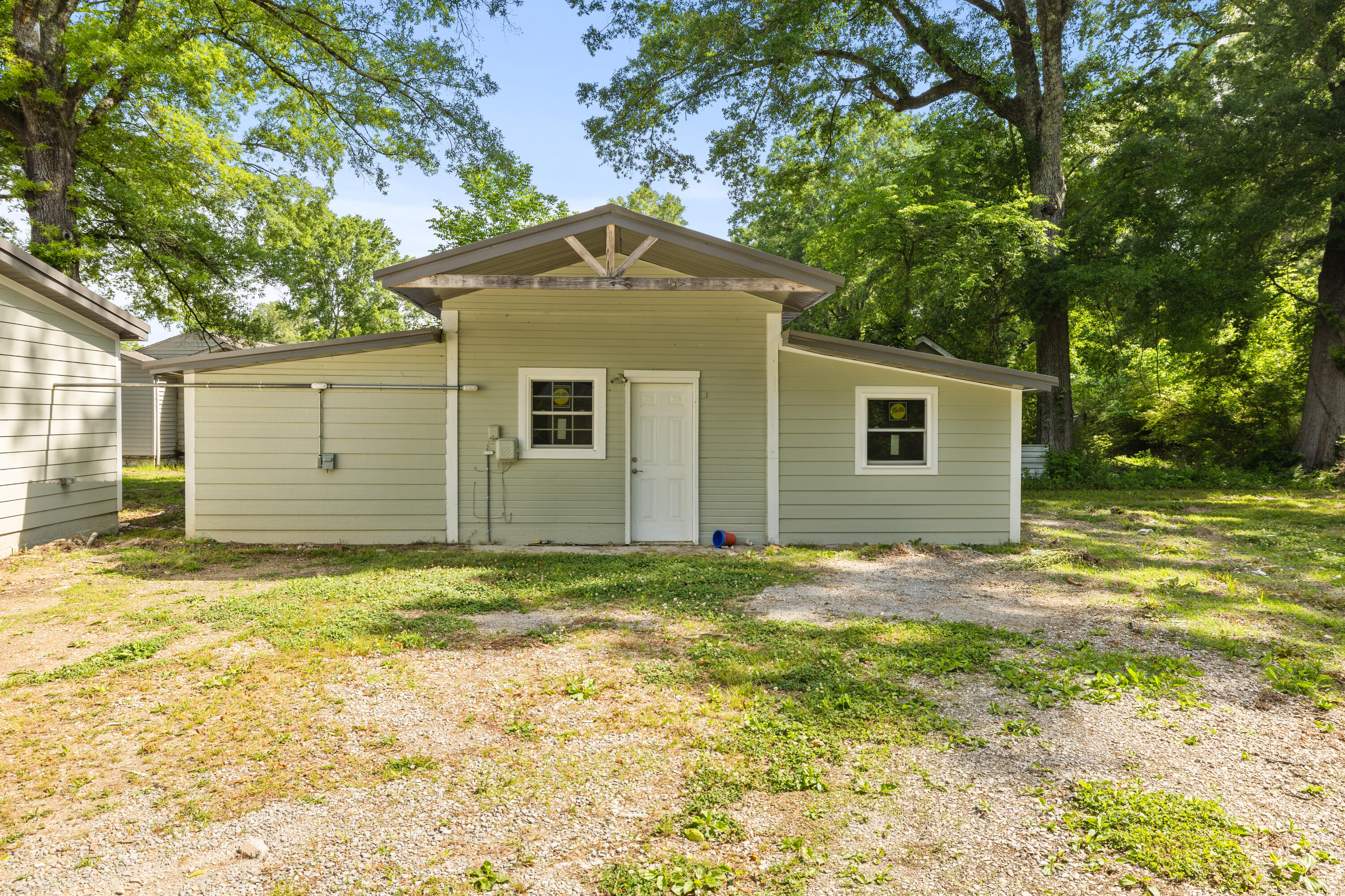 1432 Happy Valley Road