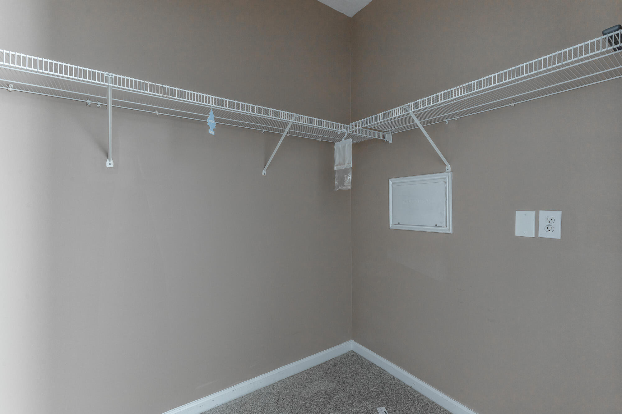 6105 Regency Court