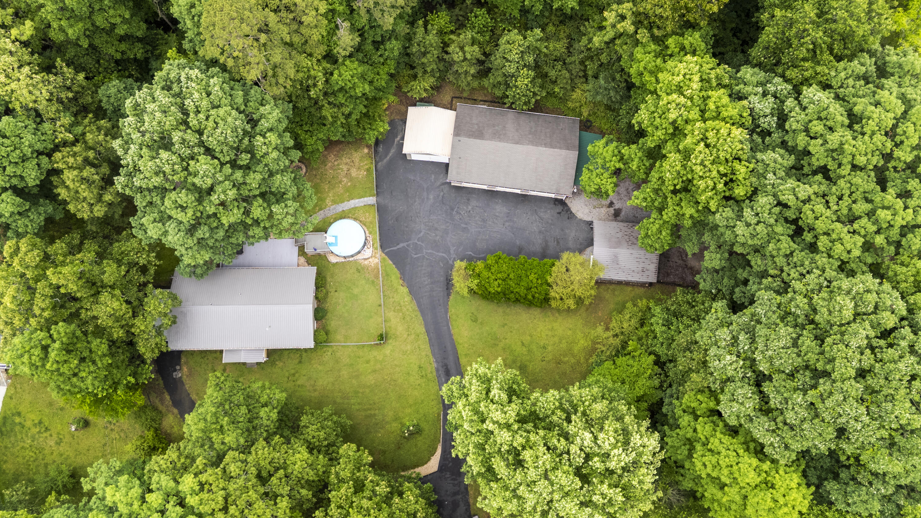 141 Hillview Drive NE