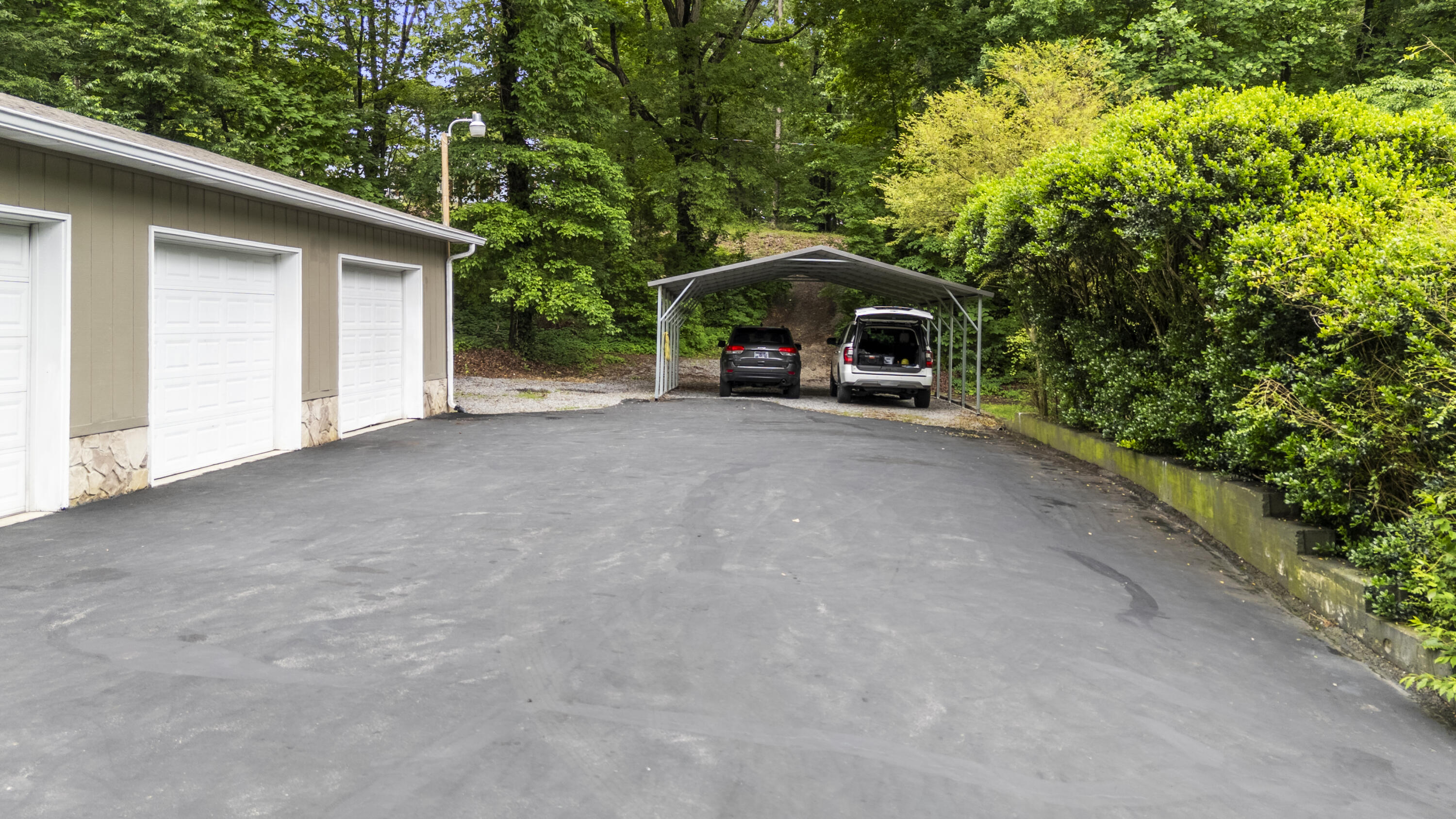 141 Hillview Drive NE