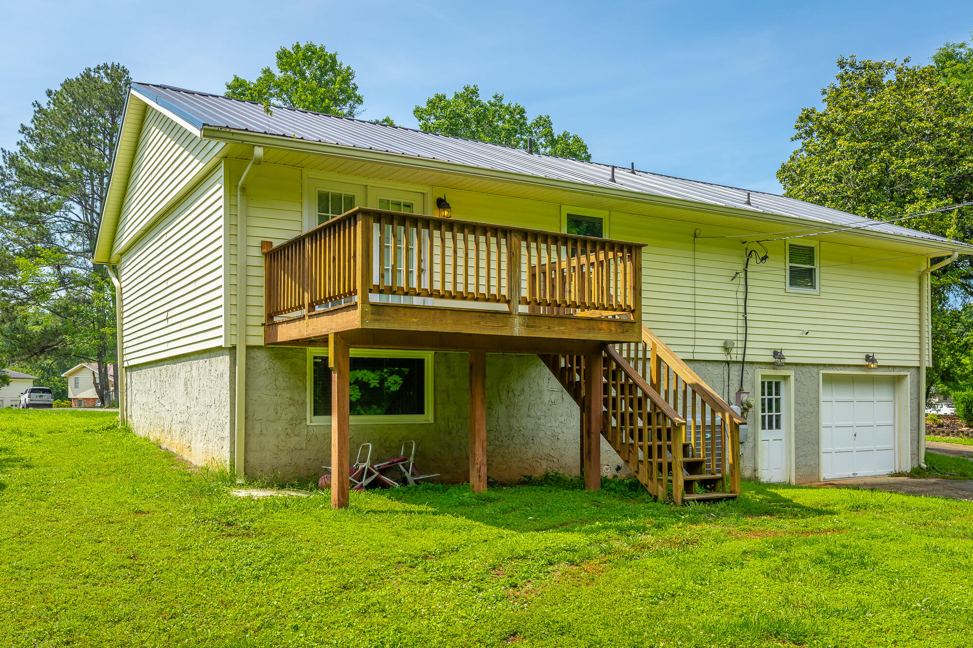 6942 Love Lane