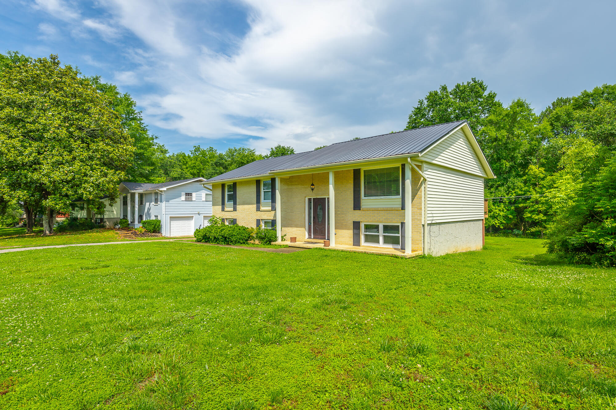 6942 Love Lane