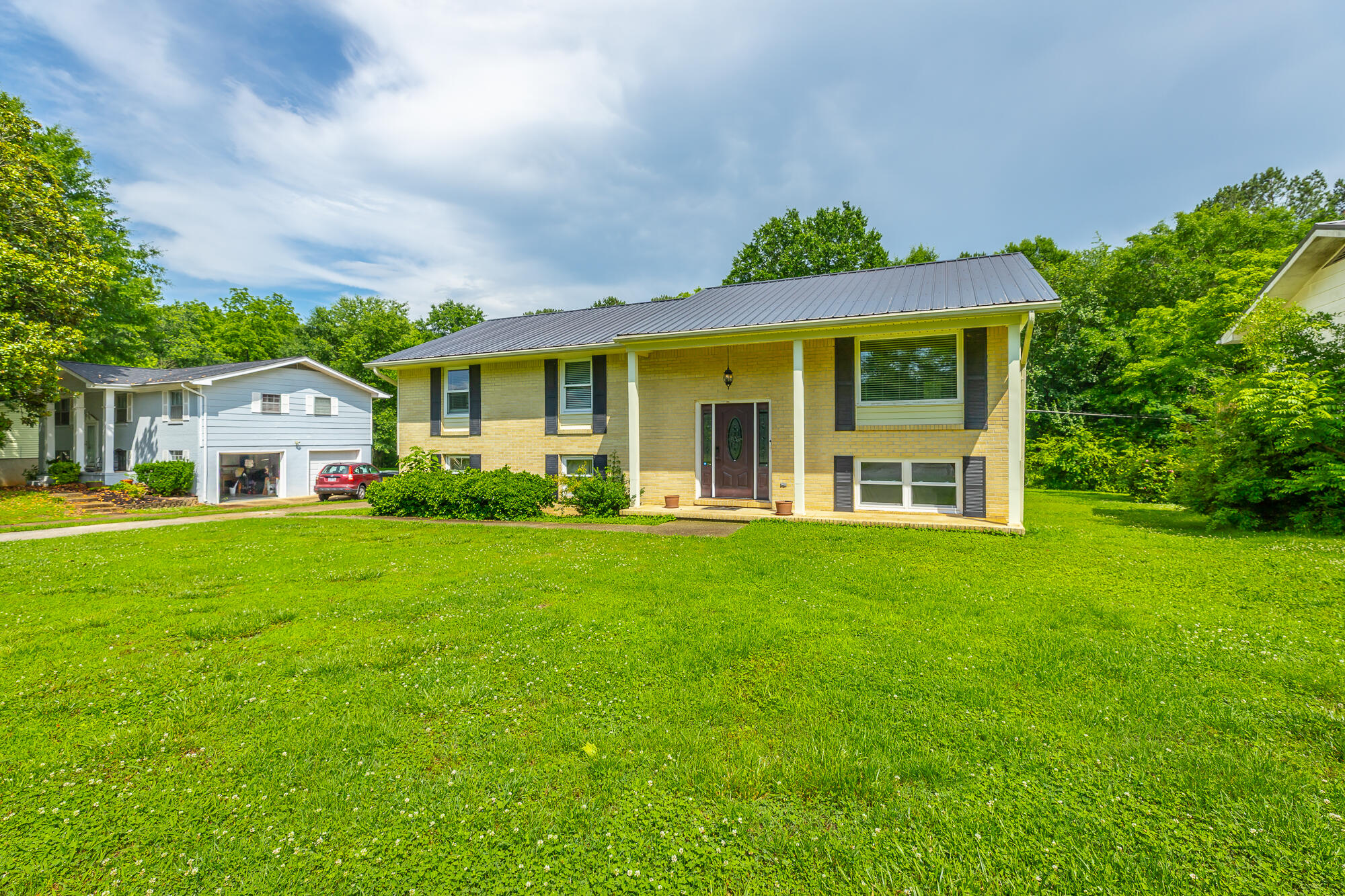 6942 Love Lane