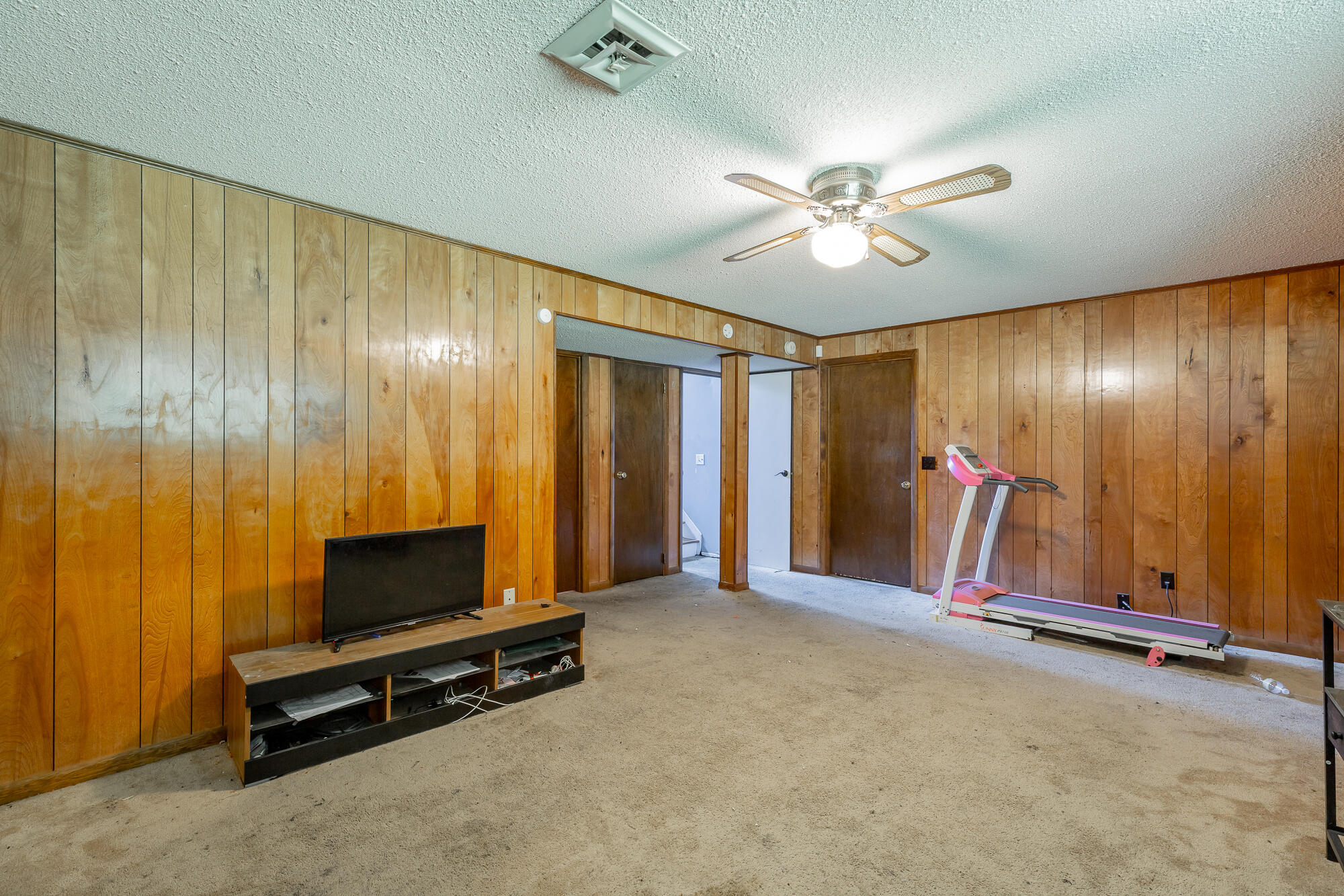 6942 Love Lane