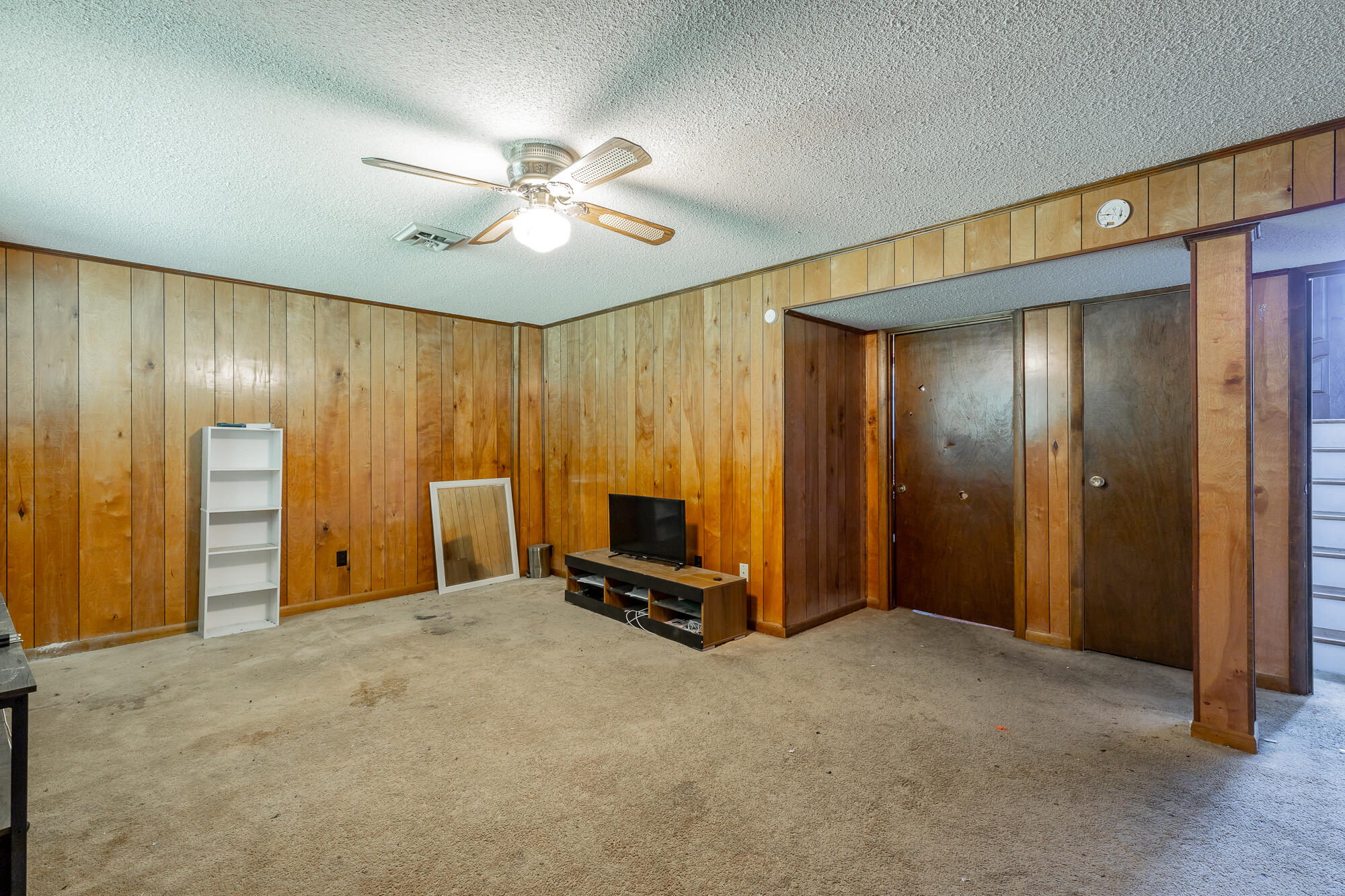 6942 Love Lane