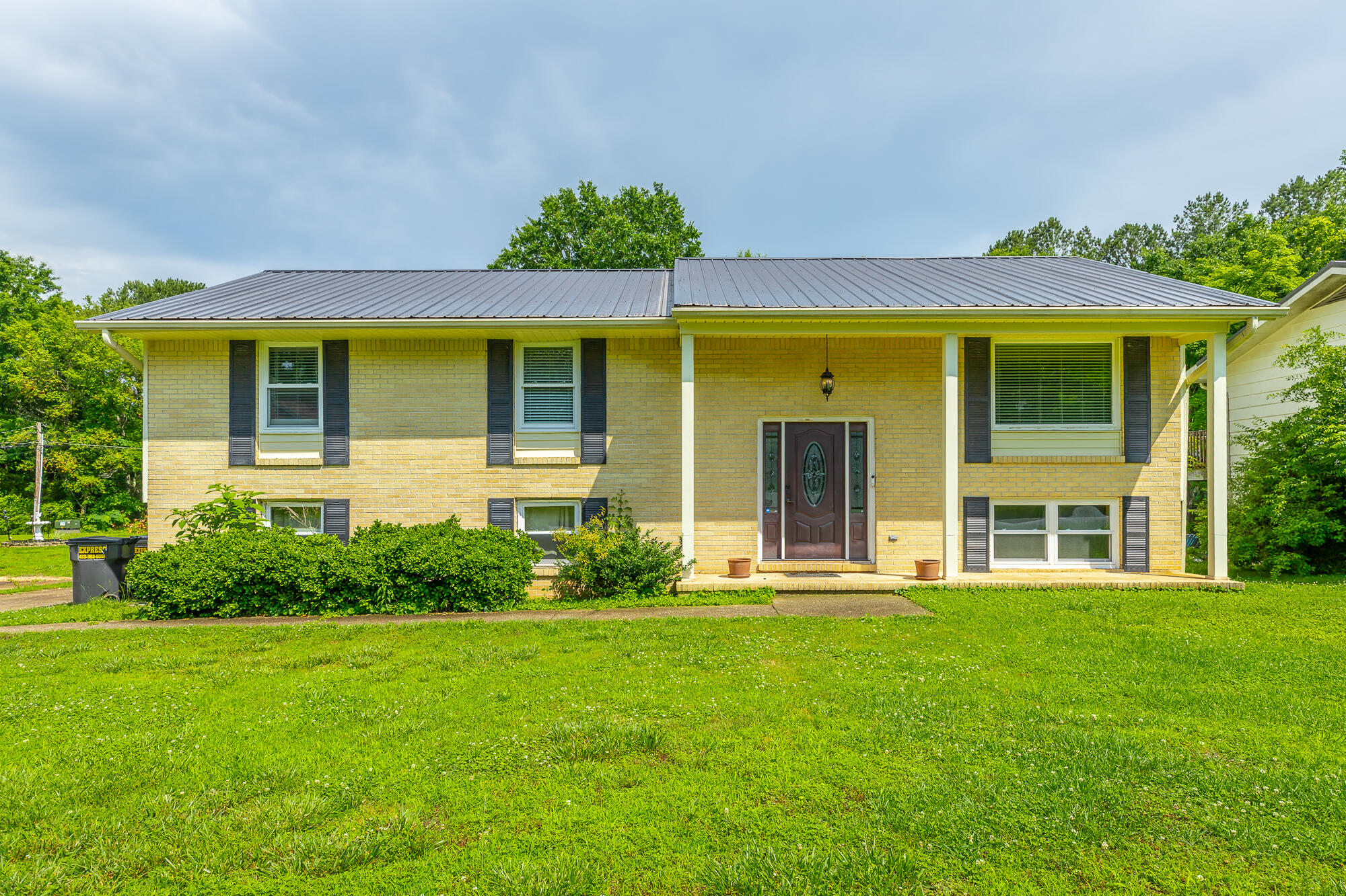 6942 Love Lane