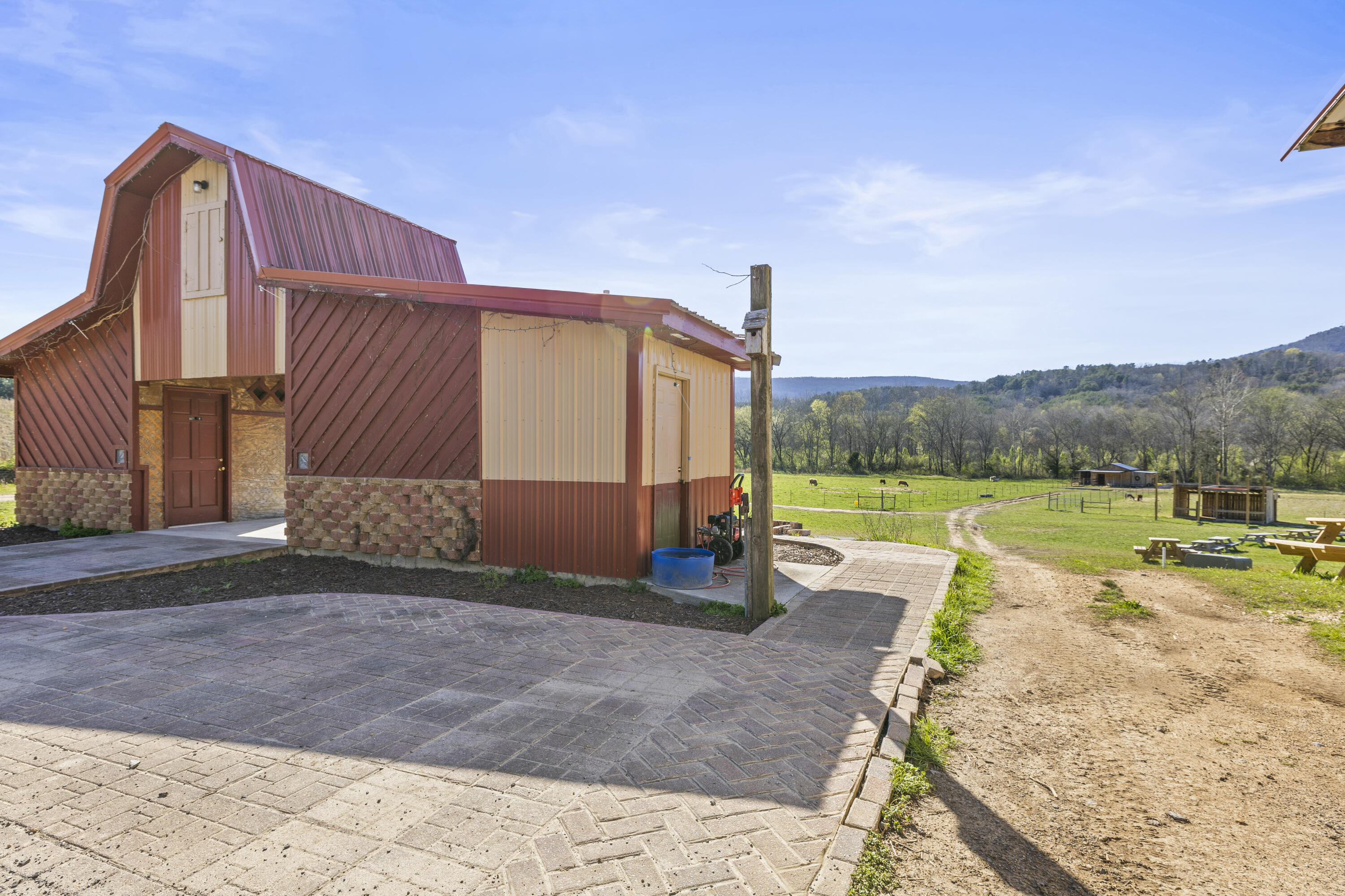 3400 Bronco Road, LaFayette