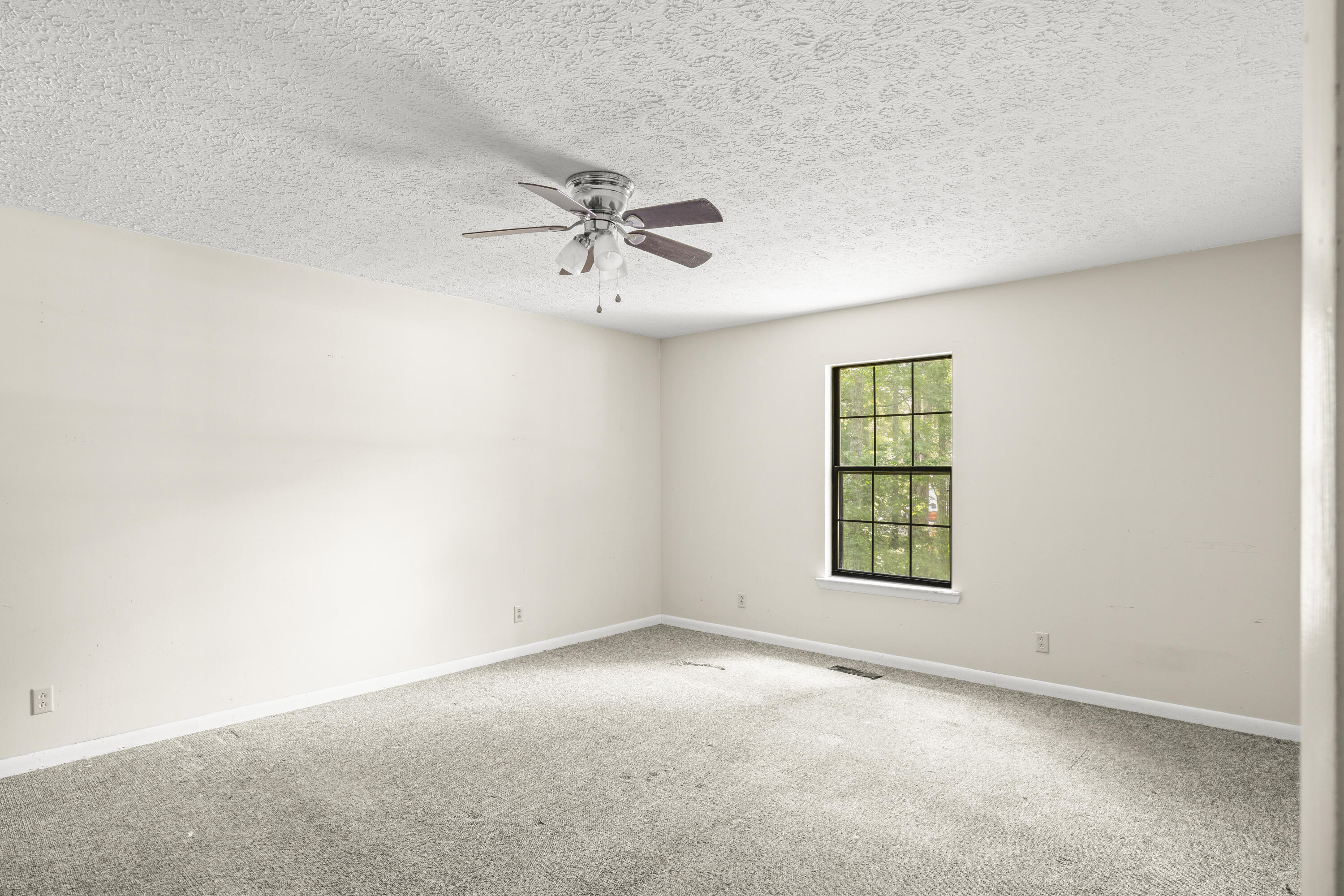 237 Henry Circle, LaFayette