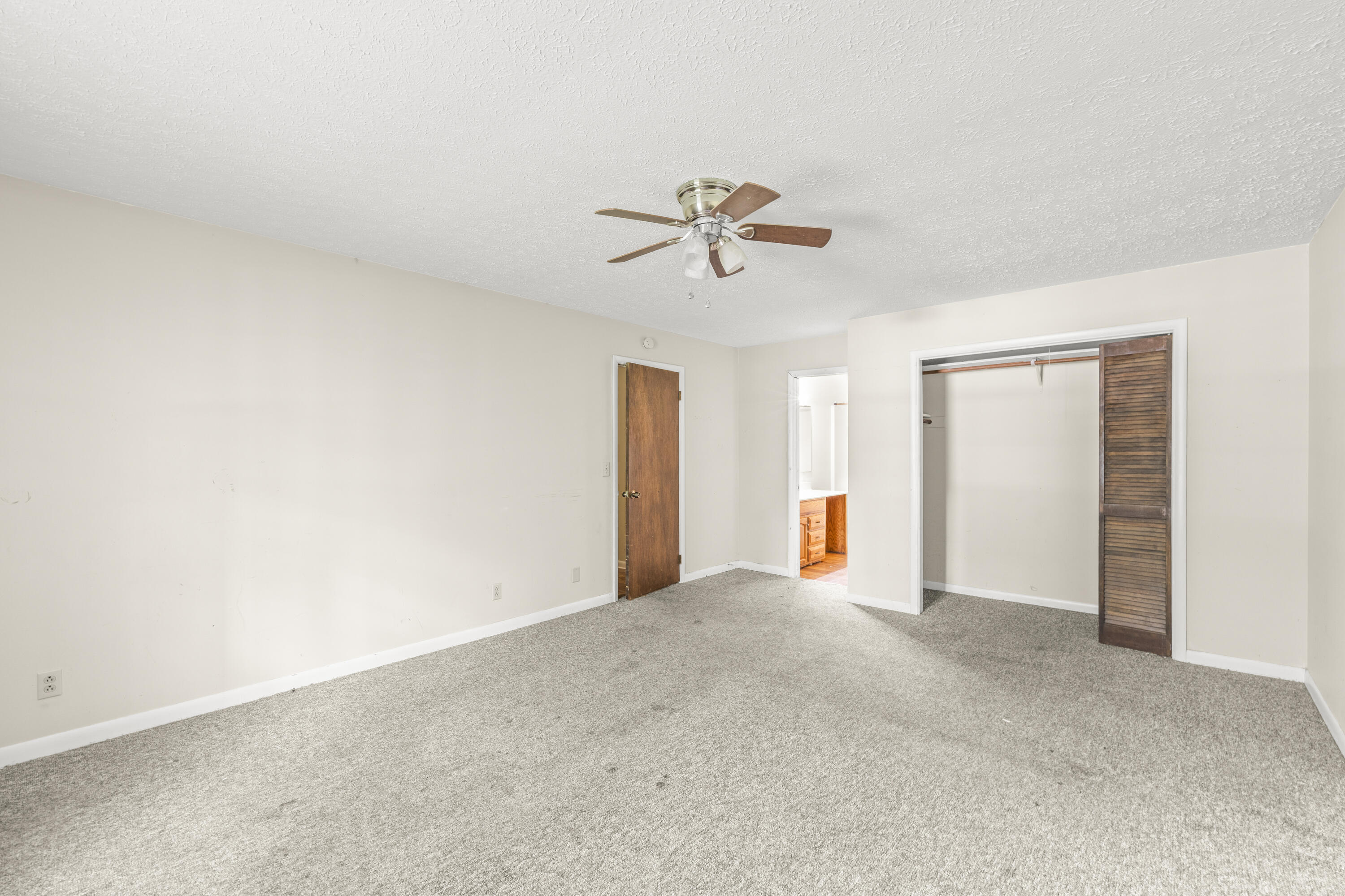 237 Henry Circle, LaFayette