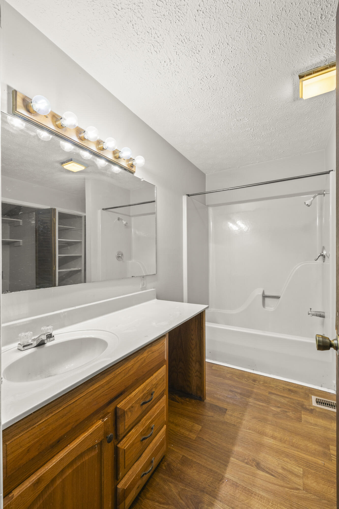 237 Henry Circle, LaFayette
