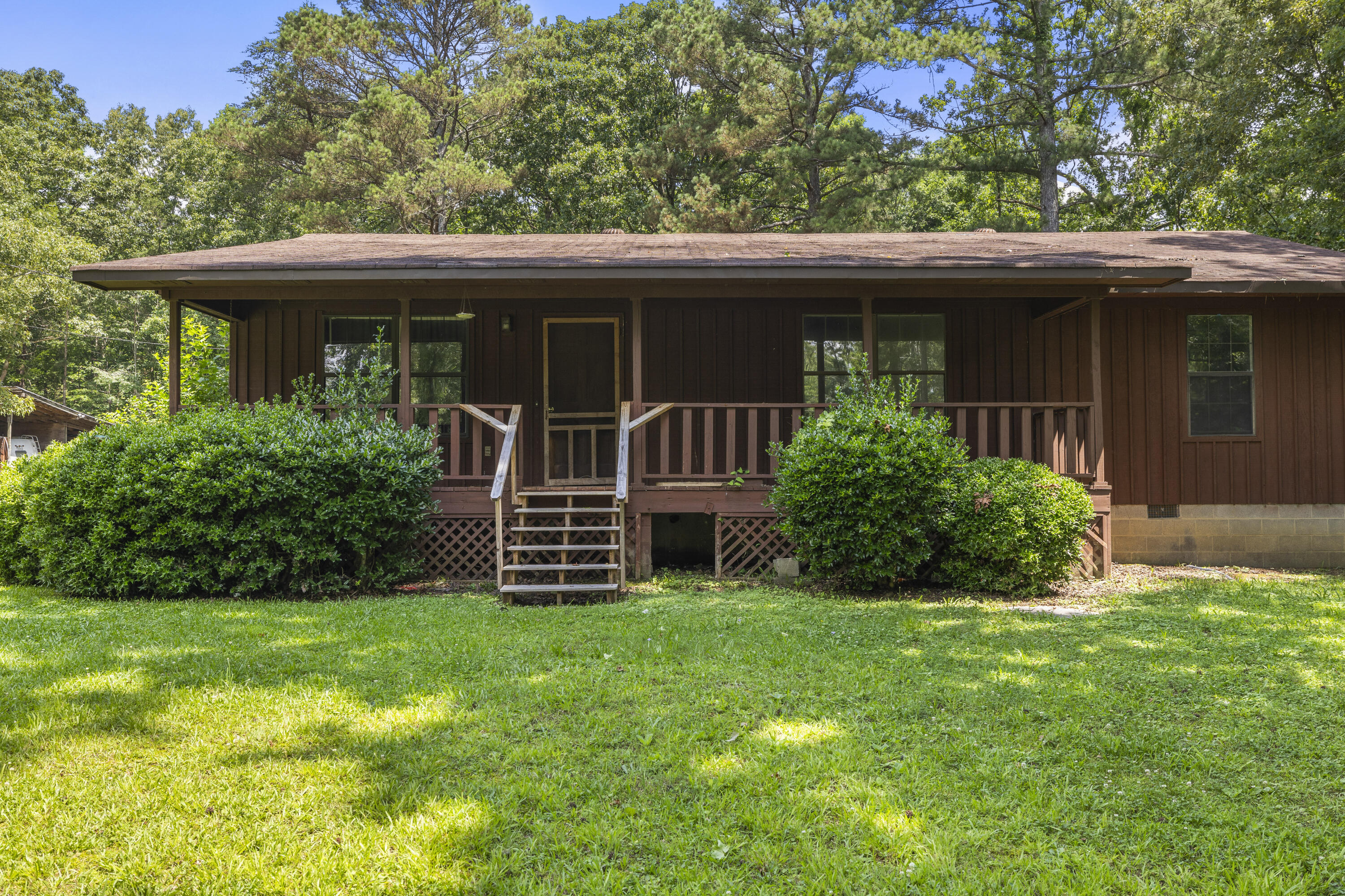 237 Henry Circle, LaFayette