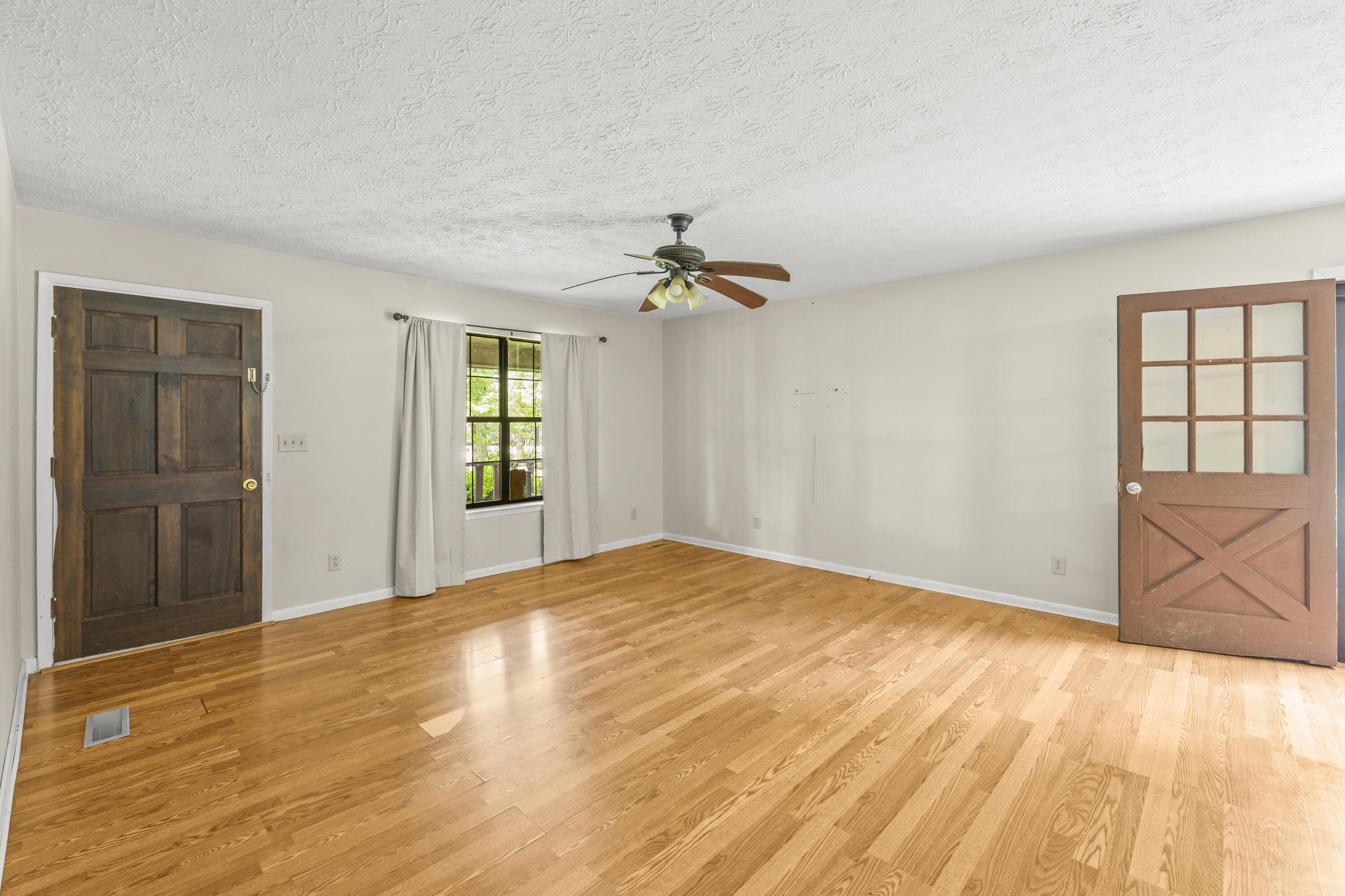 237 Henry Circle, LaFayette